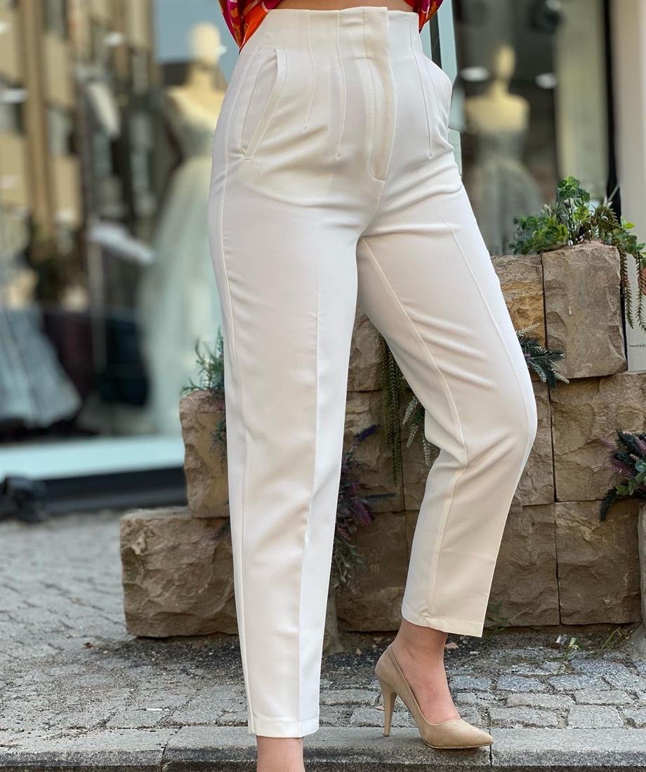 Beyaz Ön Detayı Pensli Pantalon