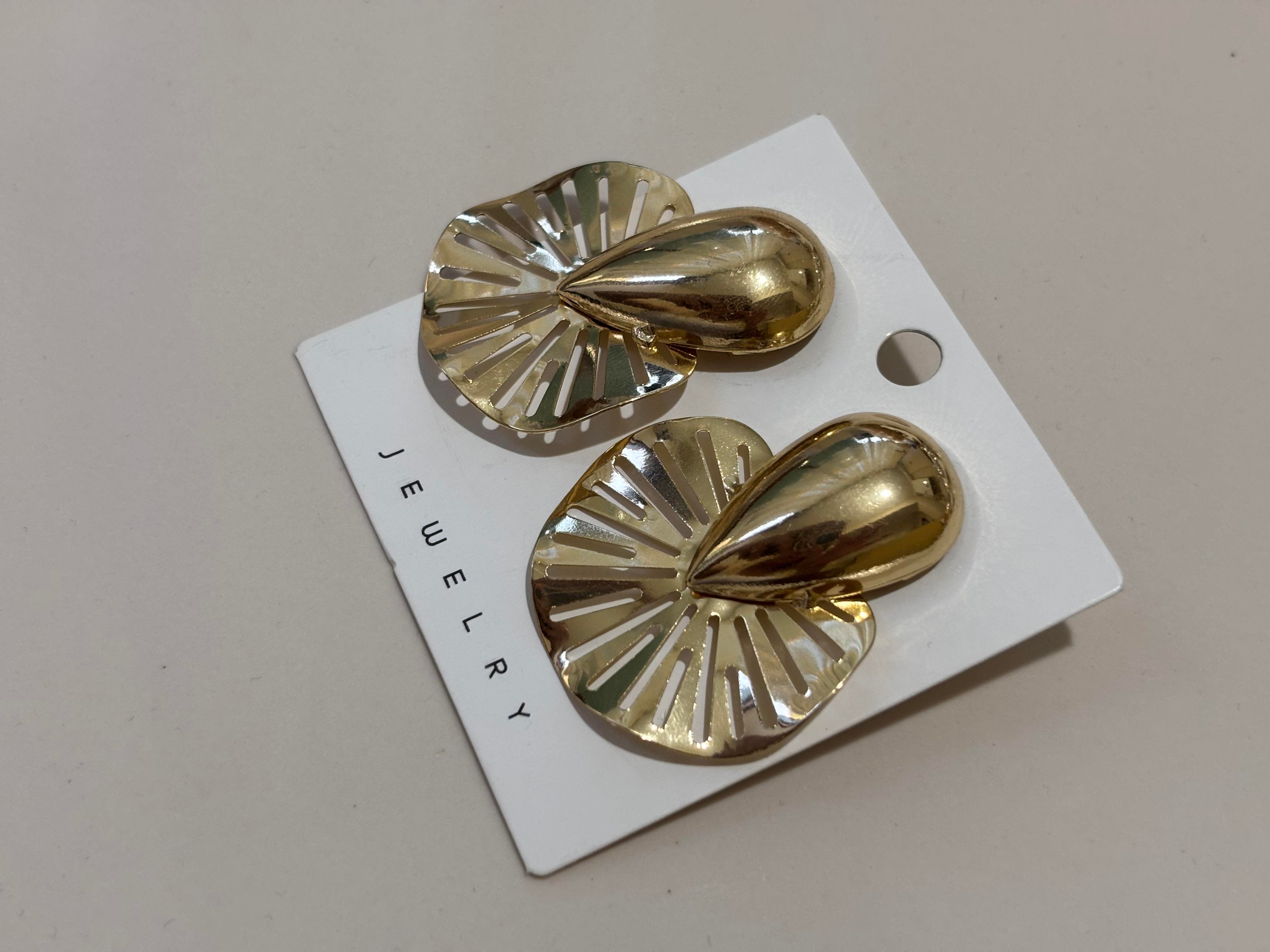 Gold Yaprak Desen Küpe