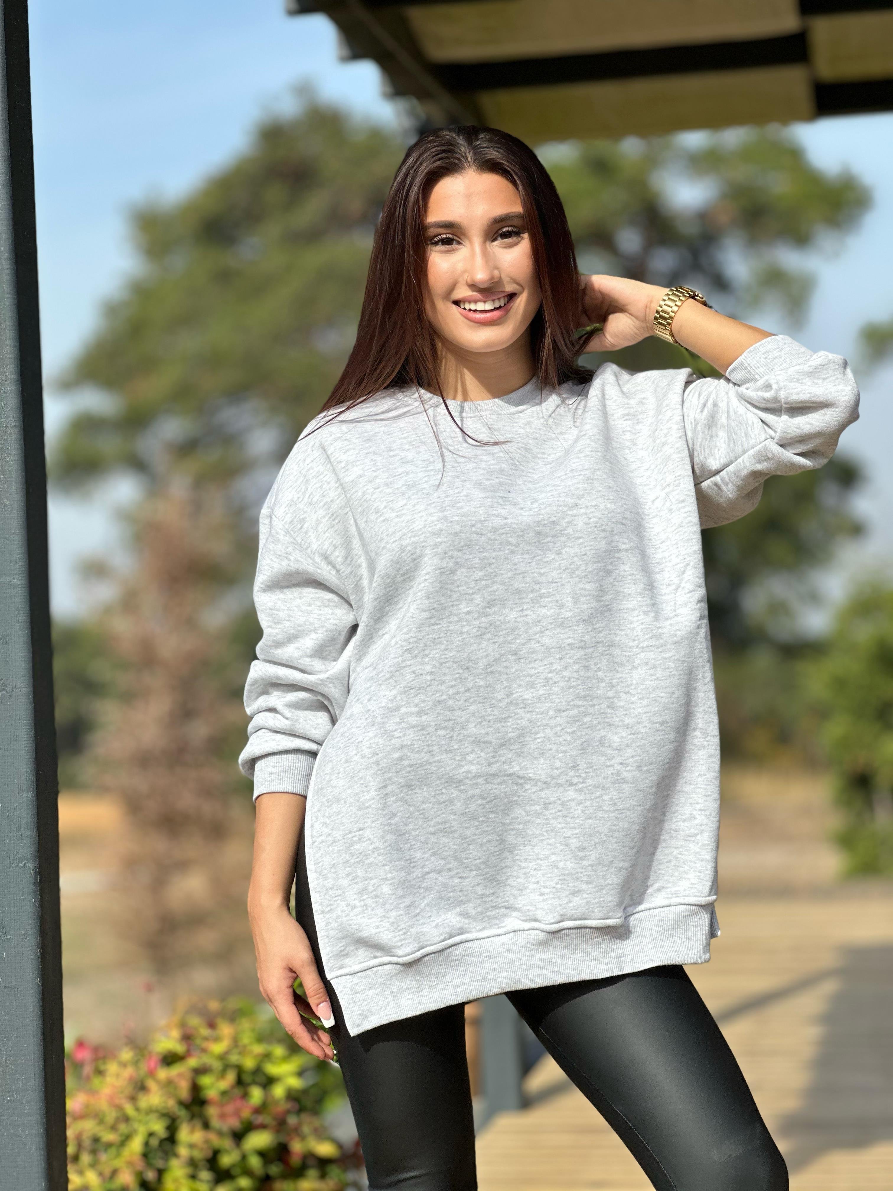 Gri Yırtmaç Detaylı Sweat