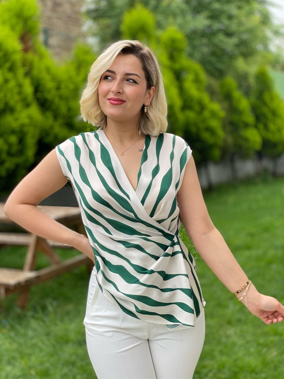 İpek Saten Önü Düğümlü Kolsuz Bluz Yeşil