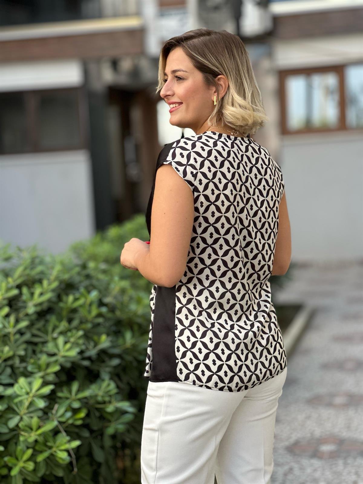 İpek Saten Şeritli Yeşil Detaylı Bluz 