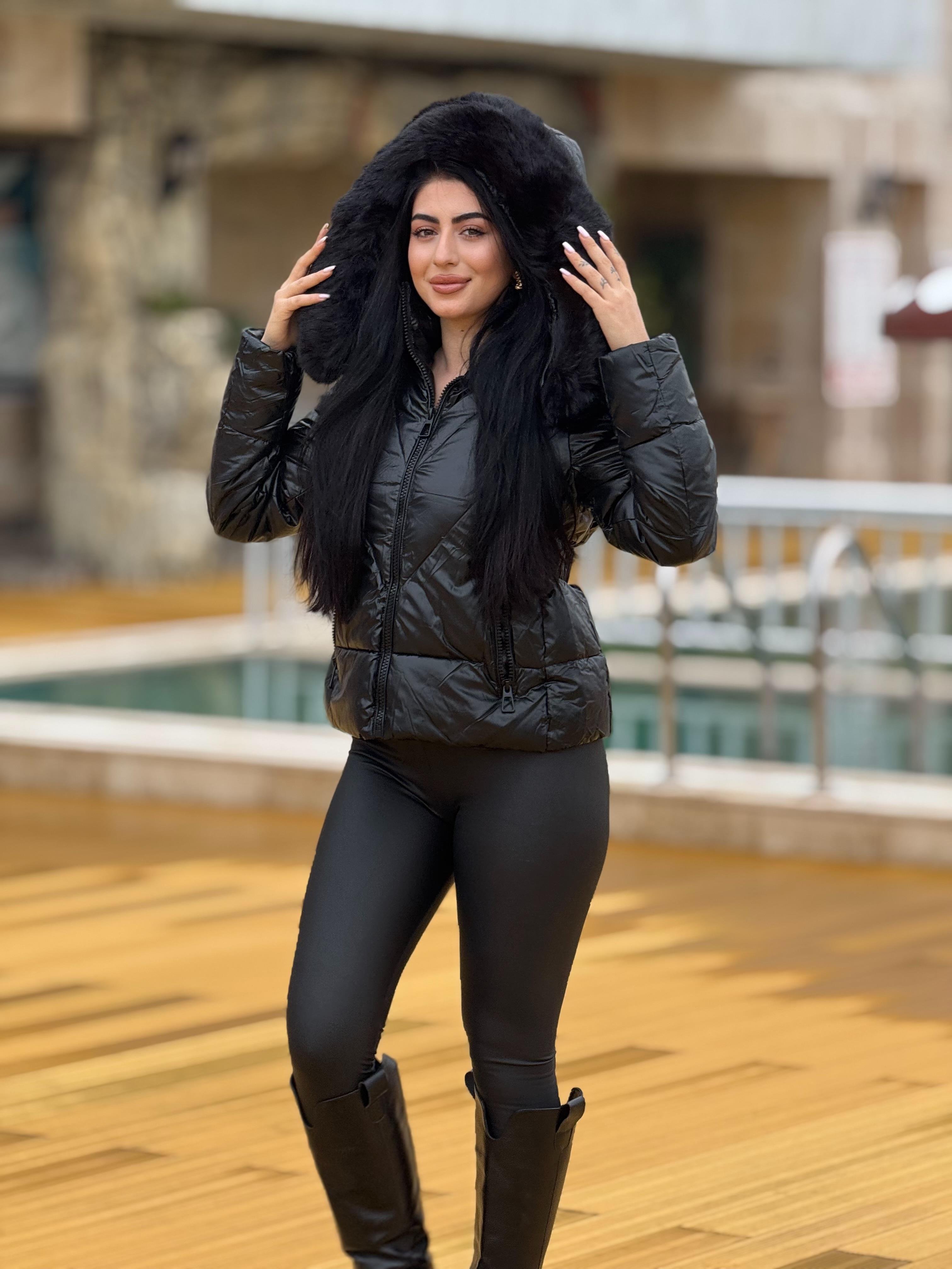 İthal Kürk Detaylı Siyah Mont