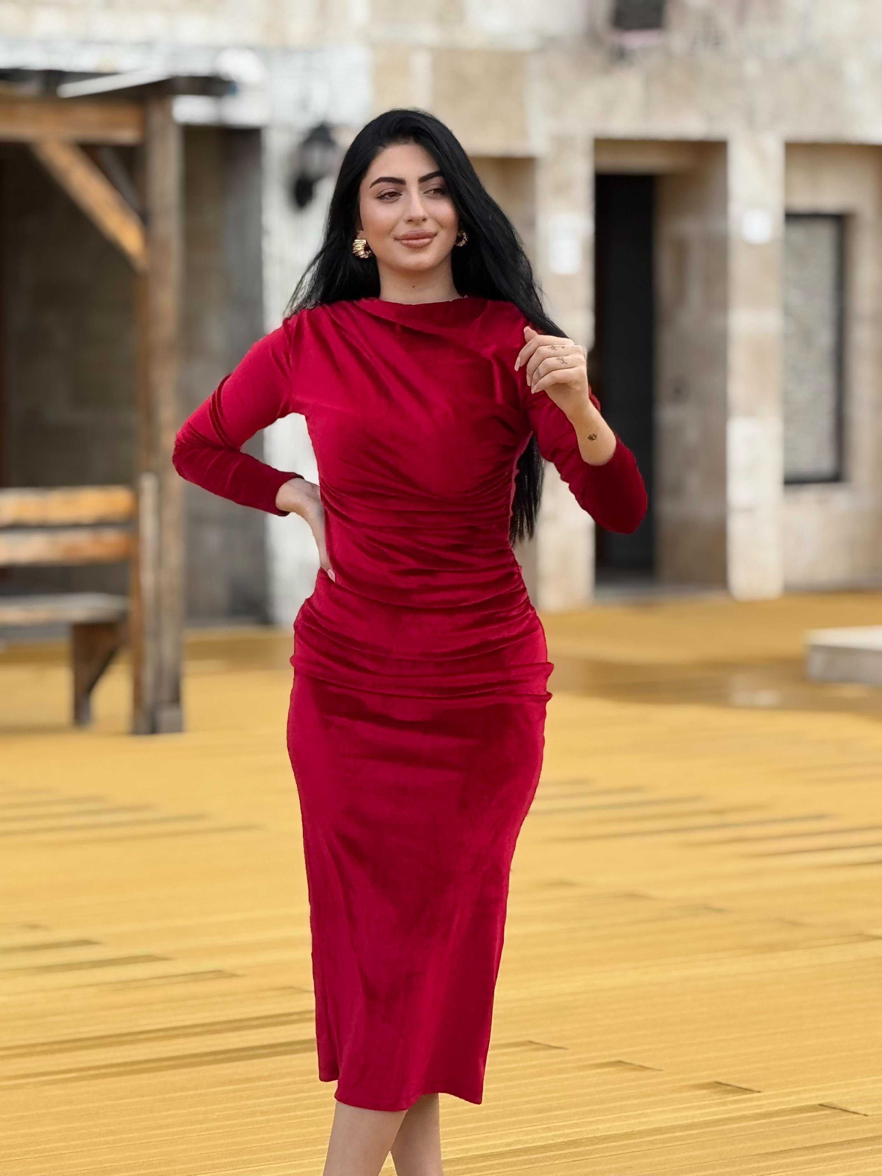 Kadife Kırmızı Elbise