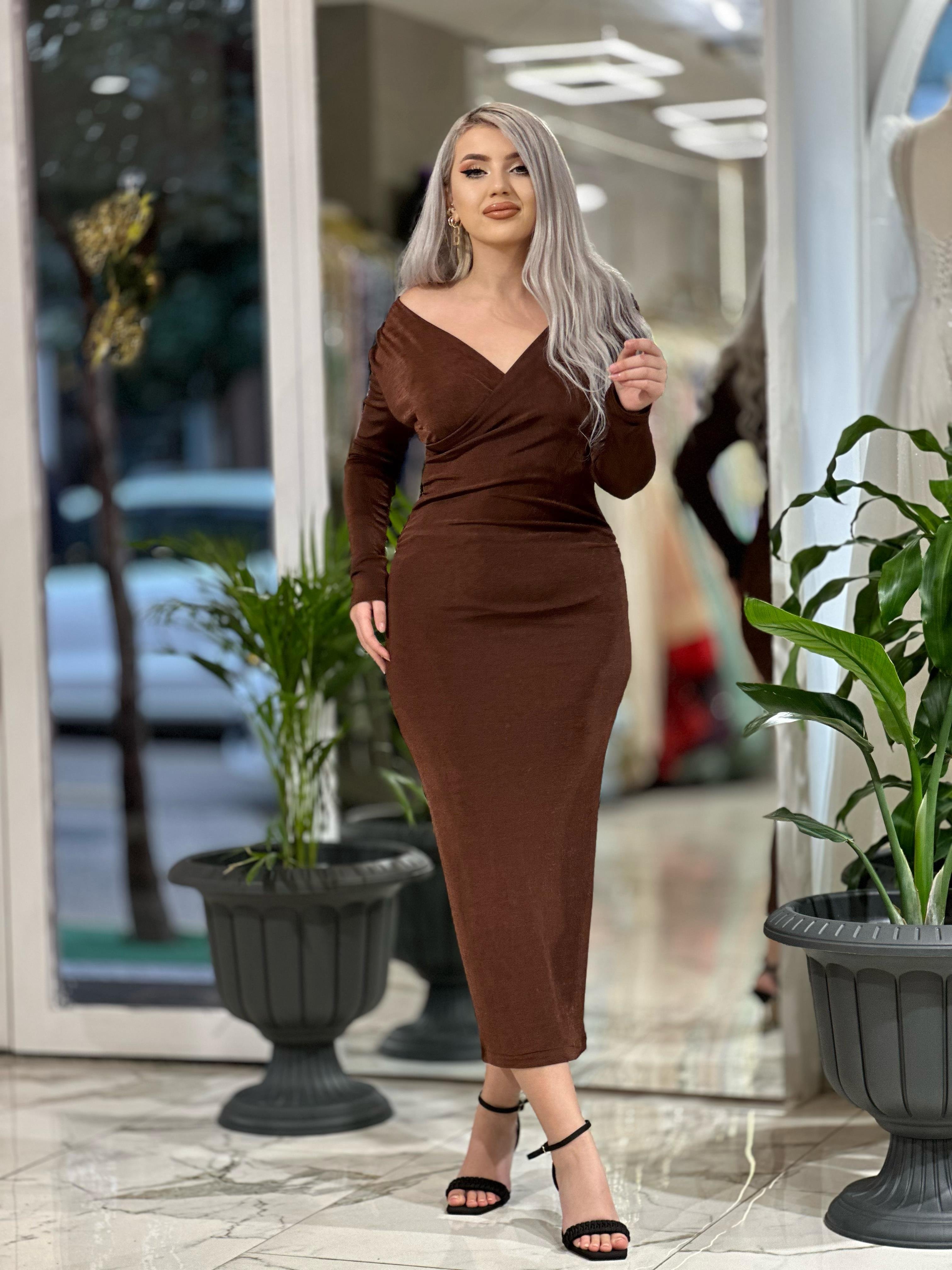 Kahve Madonna Yaka Elbise