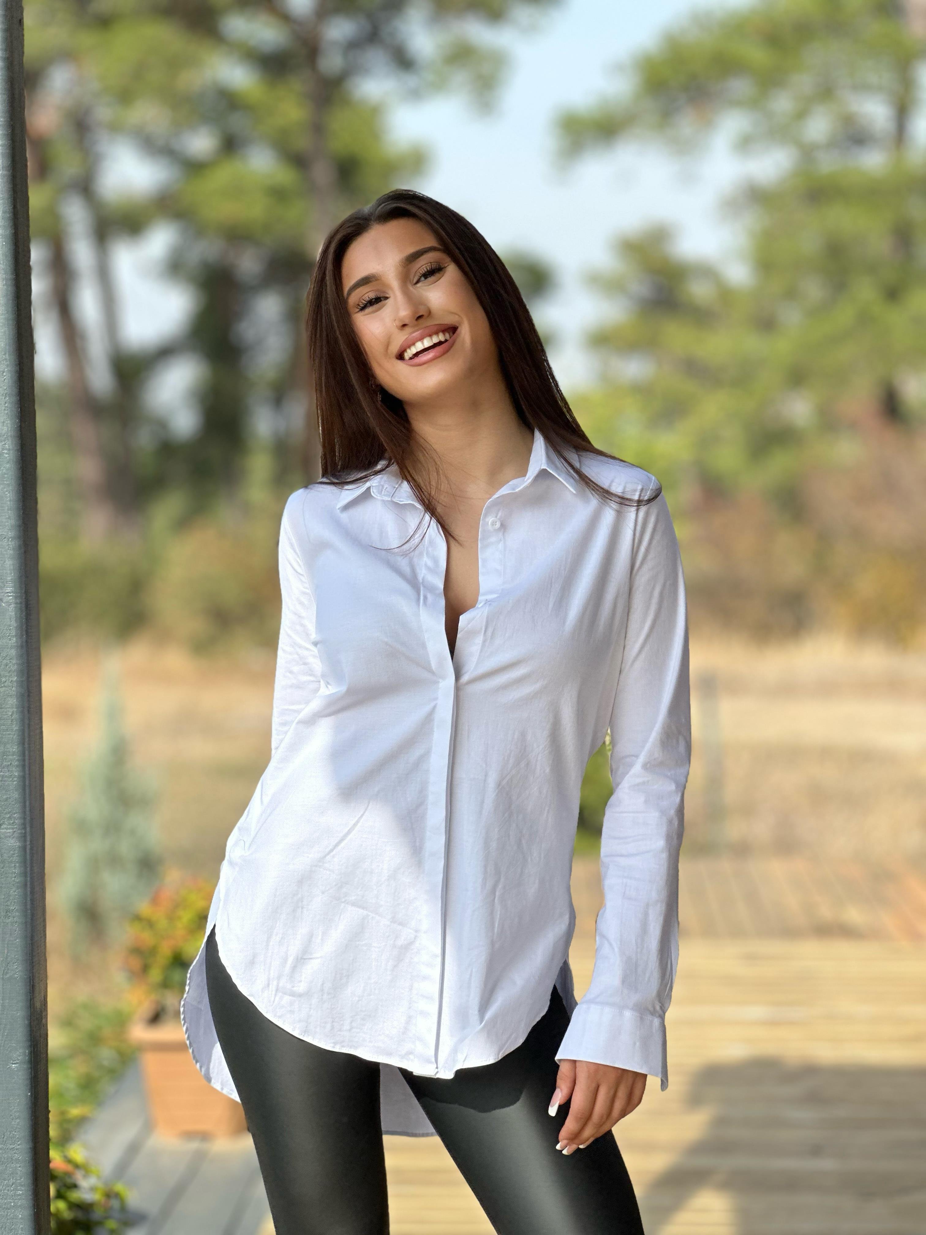 Karol Basic Yan Yırtmaçlı Gömlek