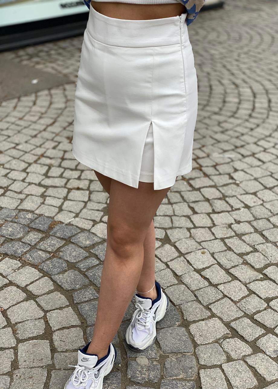 Karol Beyaz Şort Etek 