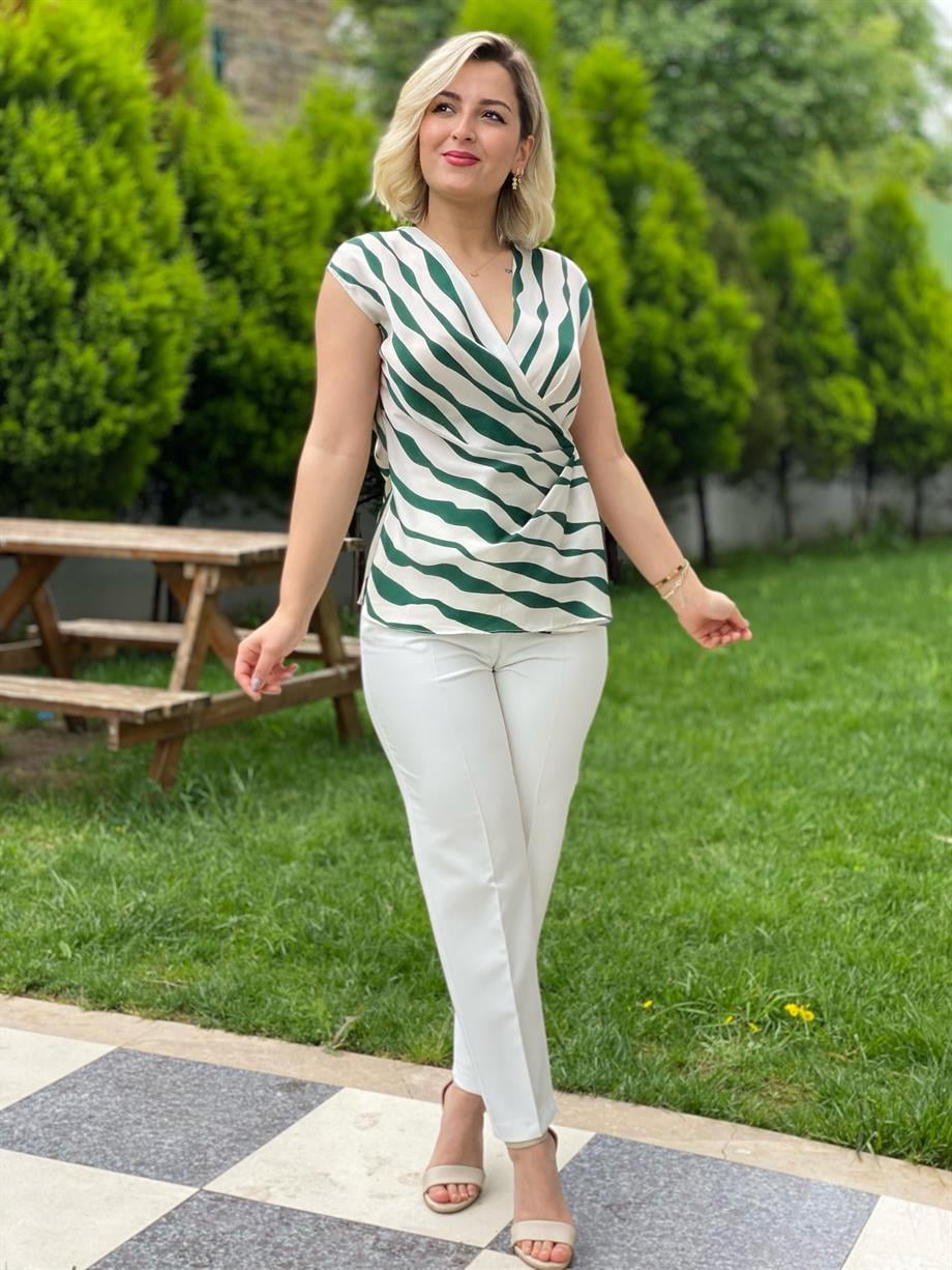 Karol Önü Pensli Beyaz Pantolon 
