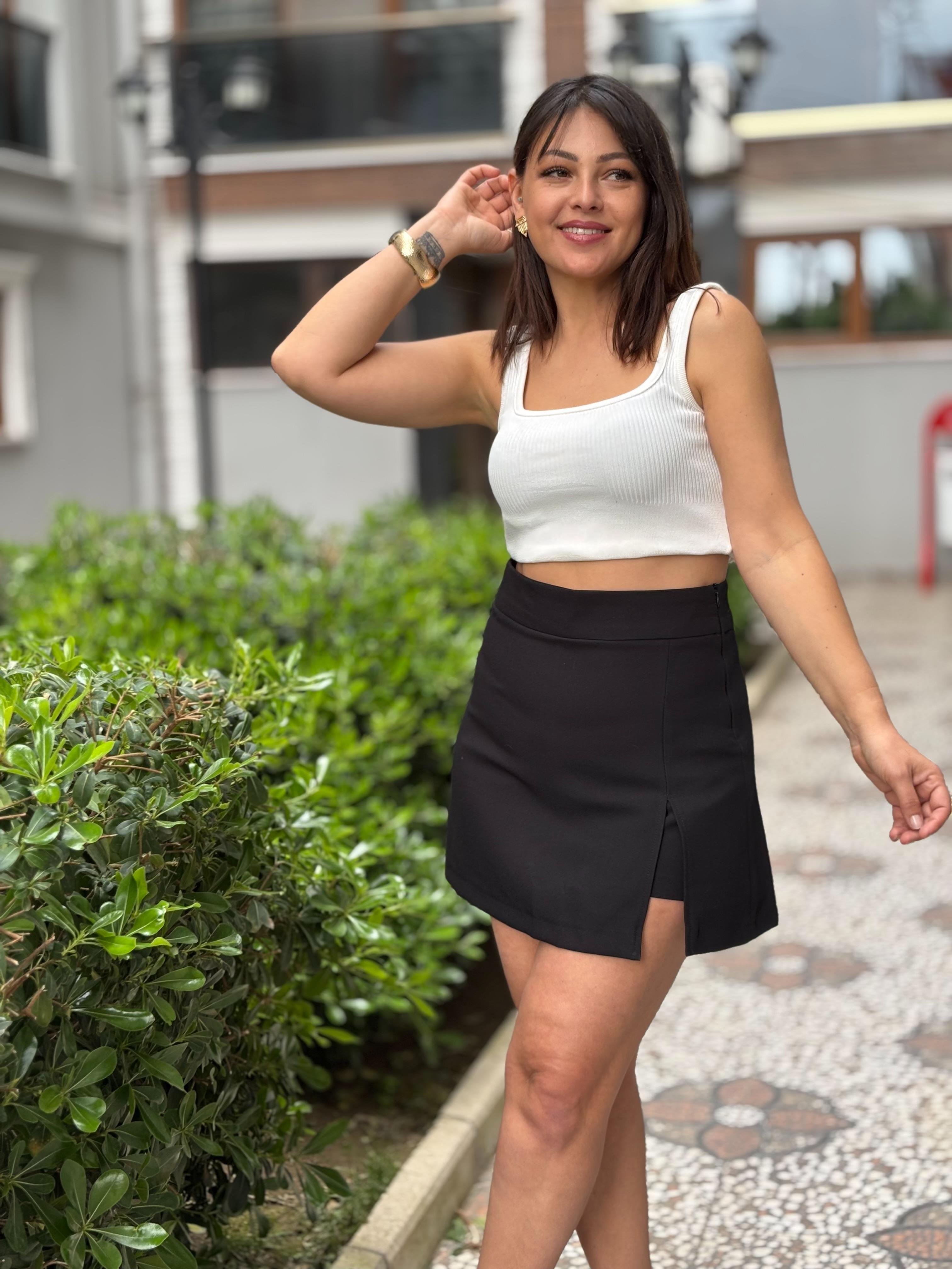 Karol Siyah Şort Etek