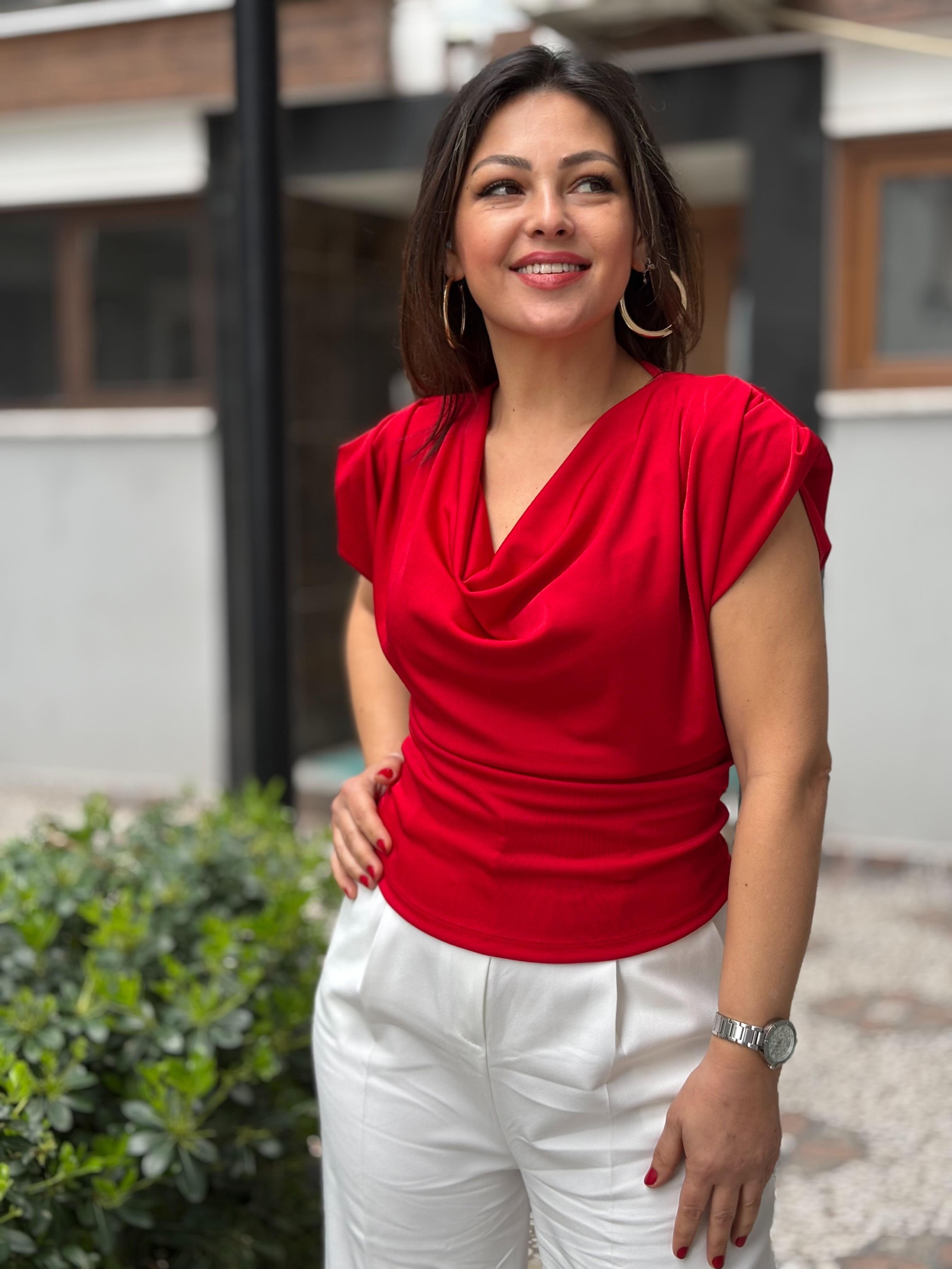 Kırmızı Omuz Vatkalı Degaje Yaka Bluz