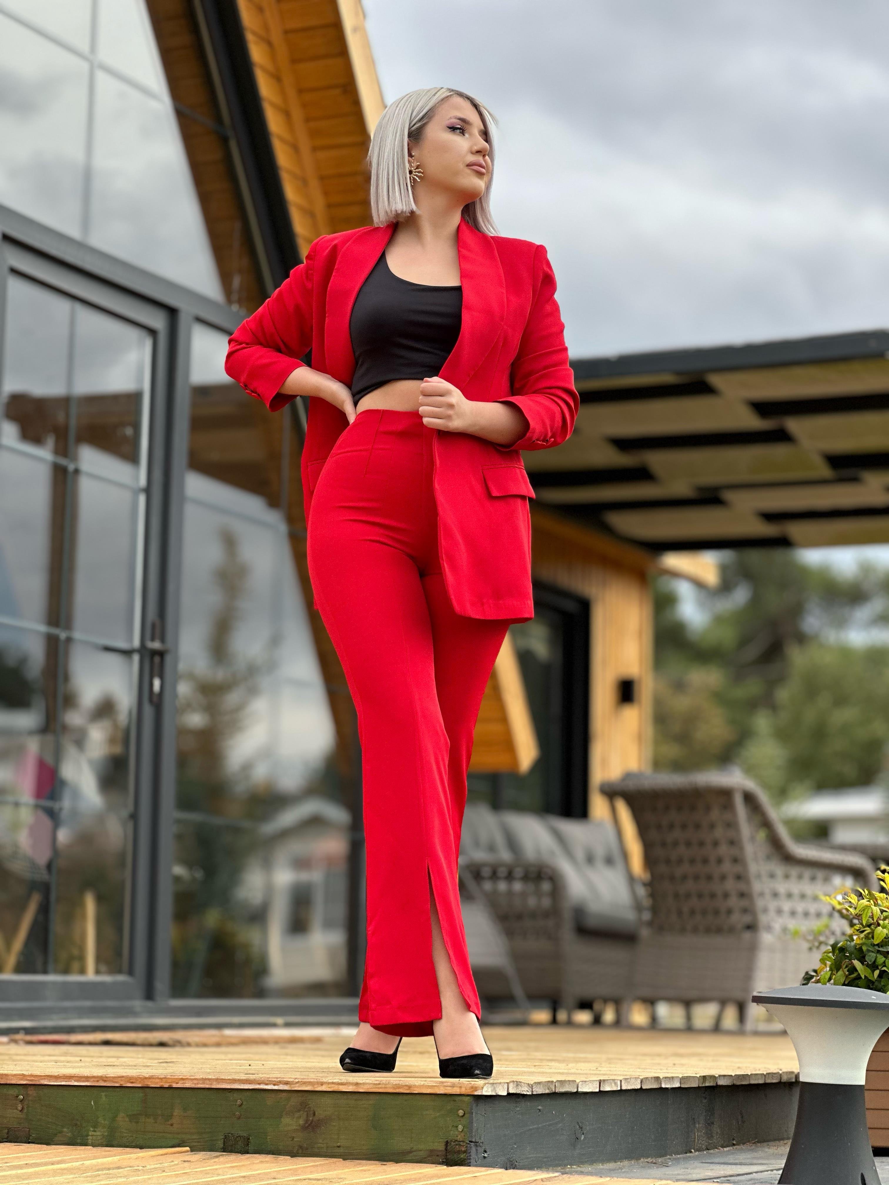 Kırmızı Takım Pantalon Yırtmaç Detaylı