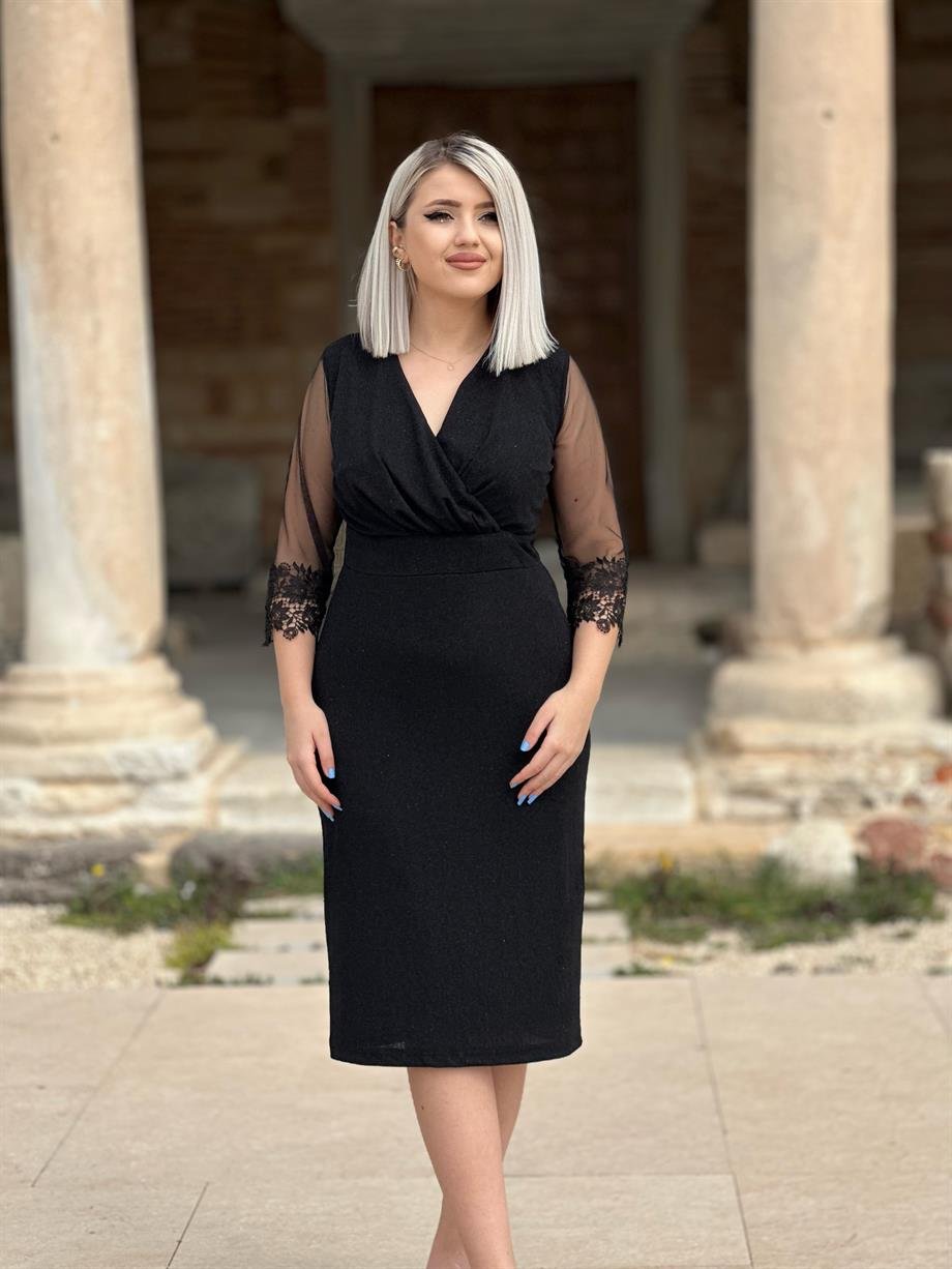Kol Uçları Brodeli Ön Pileli Elbise