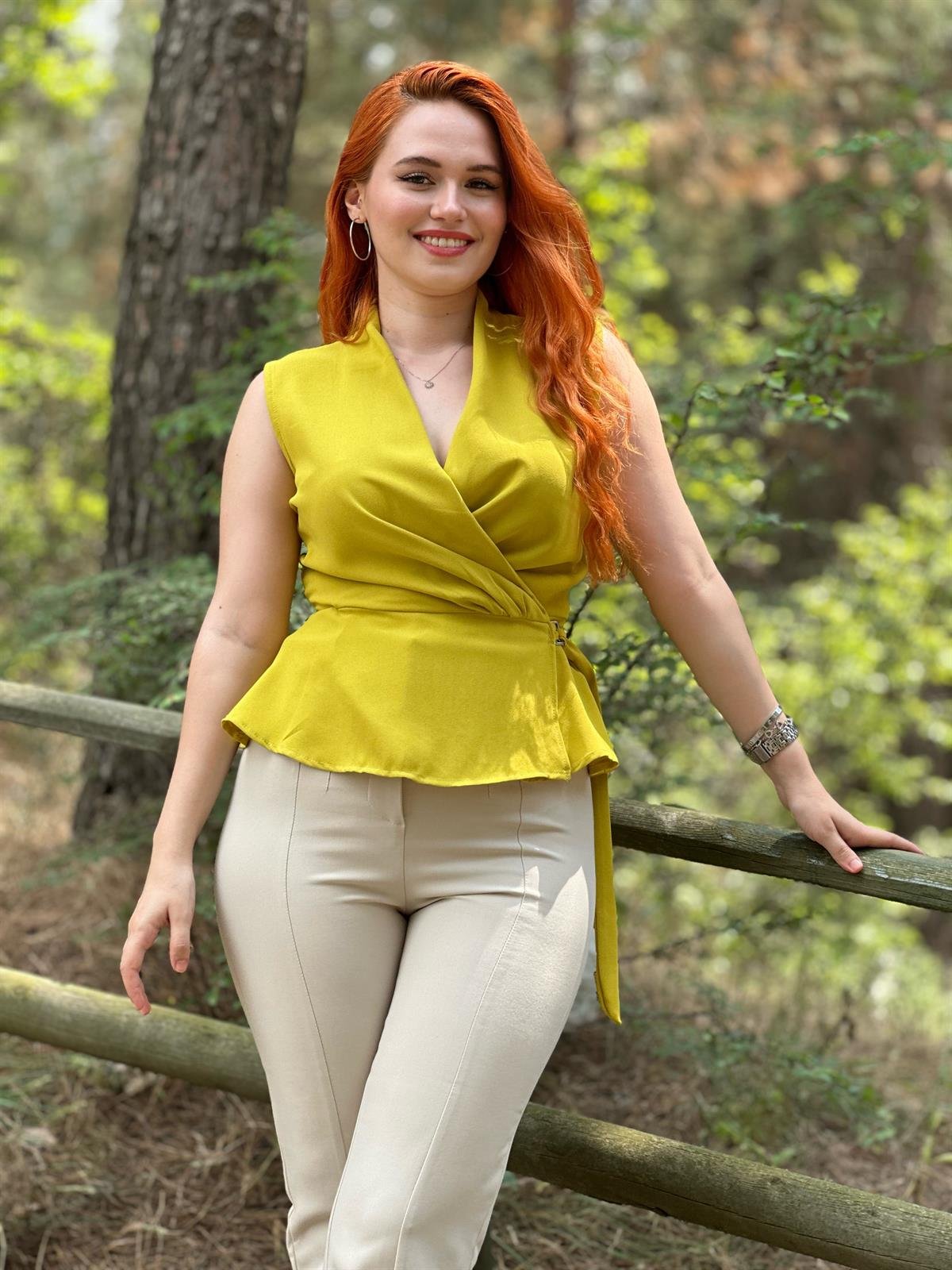 Kruvaze Tokalı Yağ Yeşili Bluz 