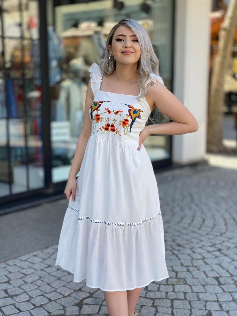 Kuş İşlemeli Beyaz Elbise