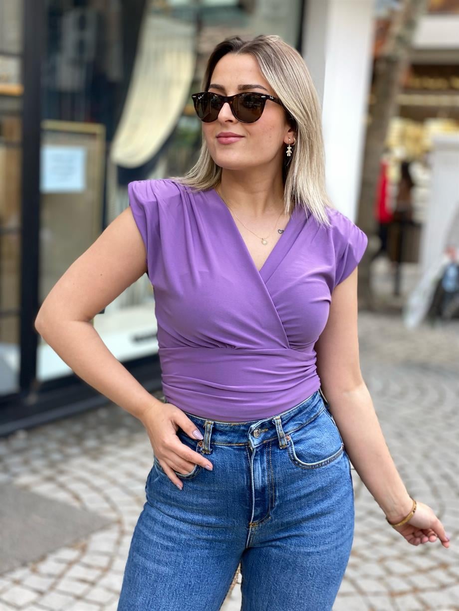 Mor Omuz Vatkalı Bluz