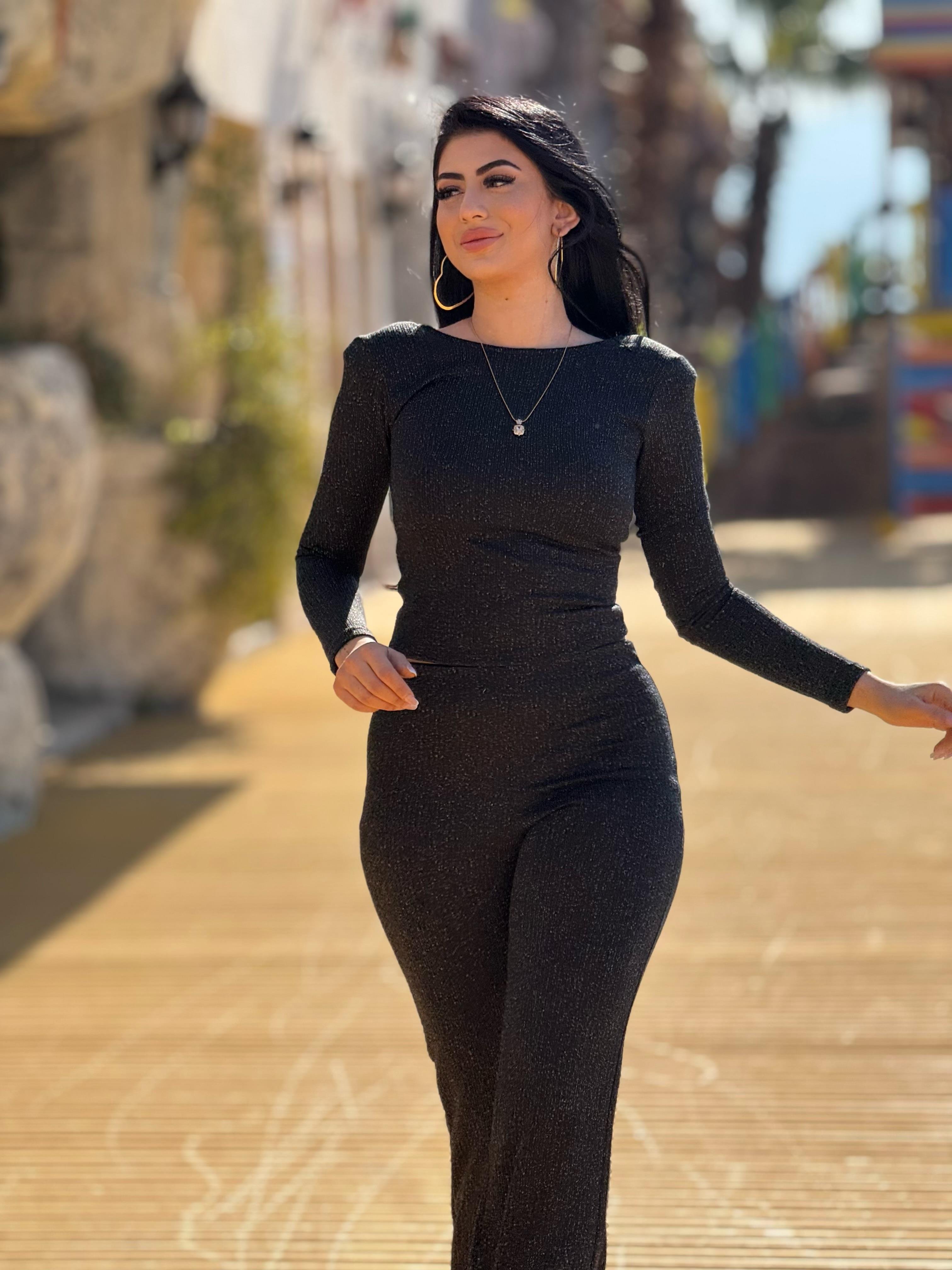 Omuz Vatkalı Simli Siyah Takım