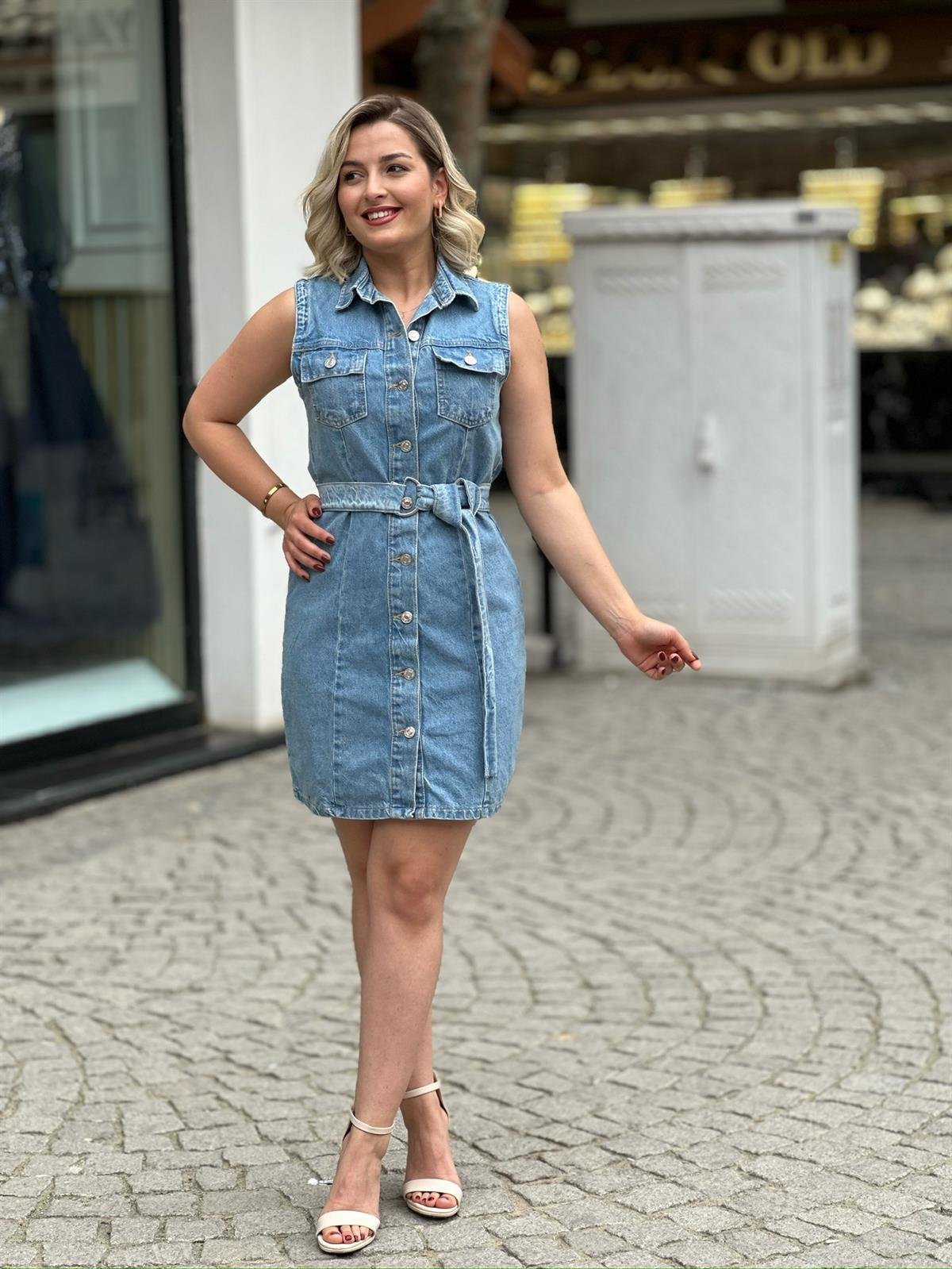 Ön Detayı Düğmeli Jean Elbise