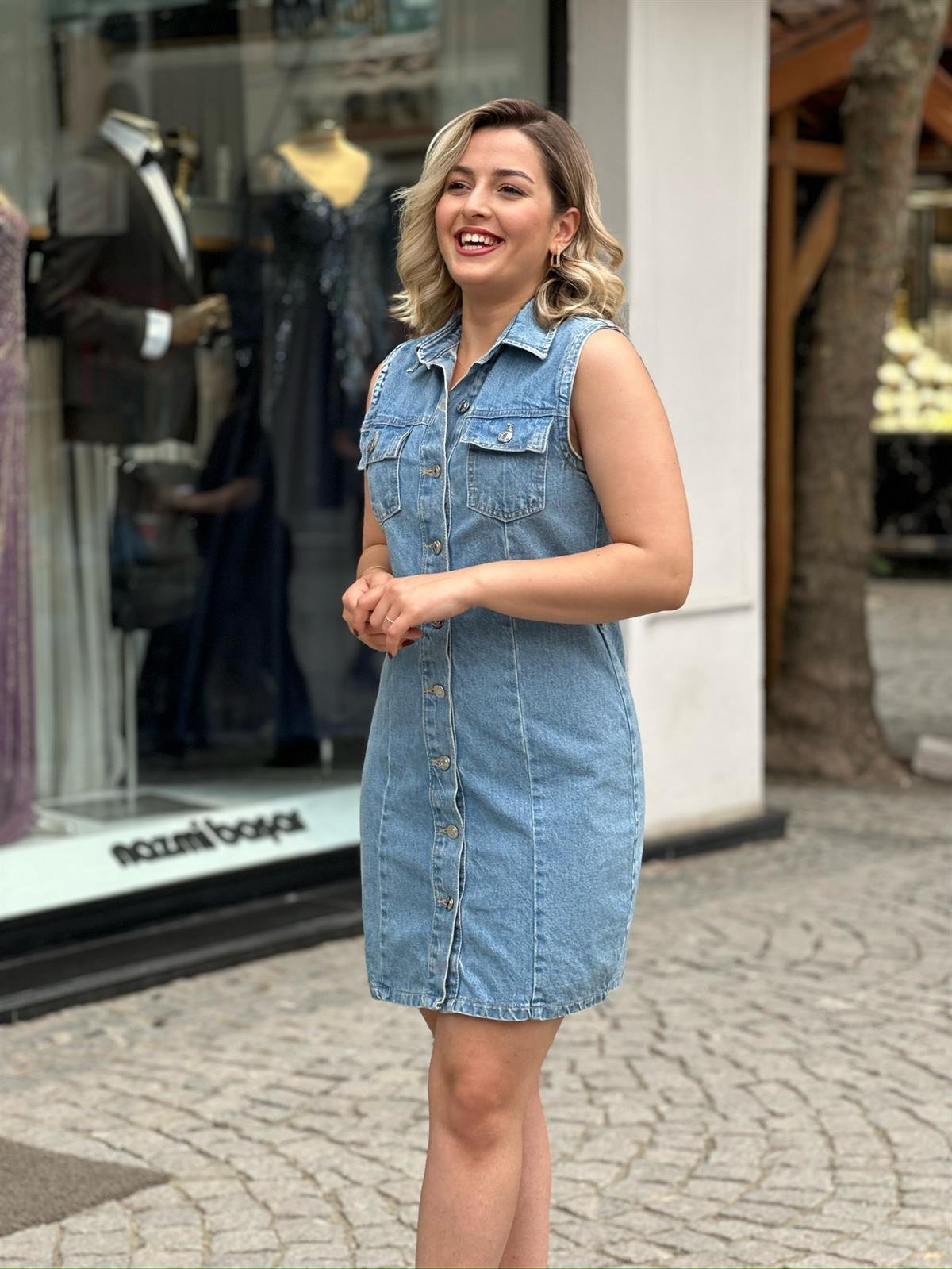 Ön Detayı Düğmeli Jean Elbise