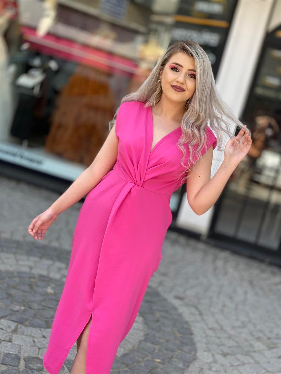 Pembe Vatkalı Önden Düğümlü Elbise