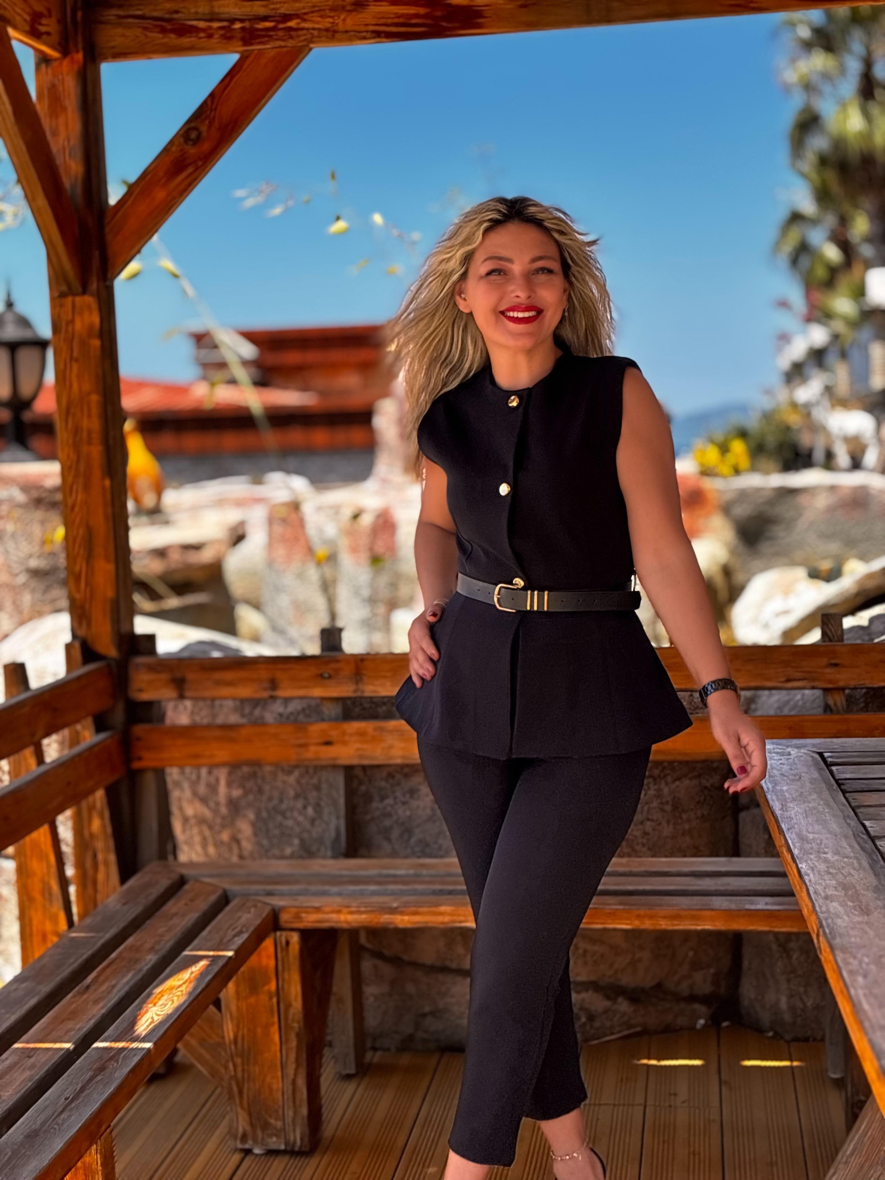 Premium Seri Gold Düğme Detaylı Takım Siyah
