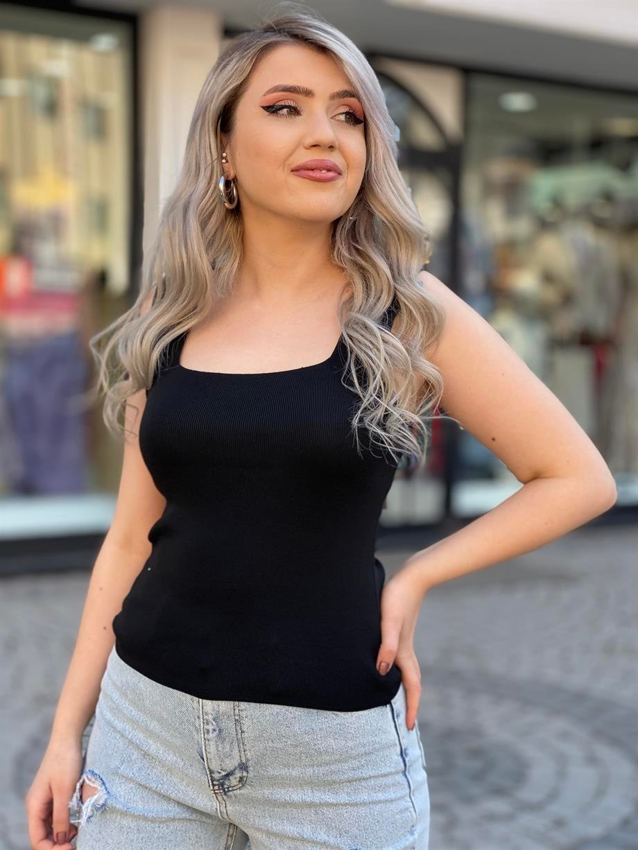 Sandık Yaka Siyah Atlet