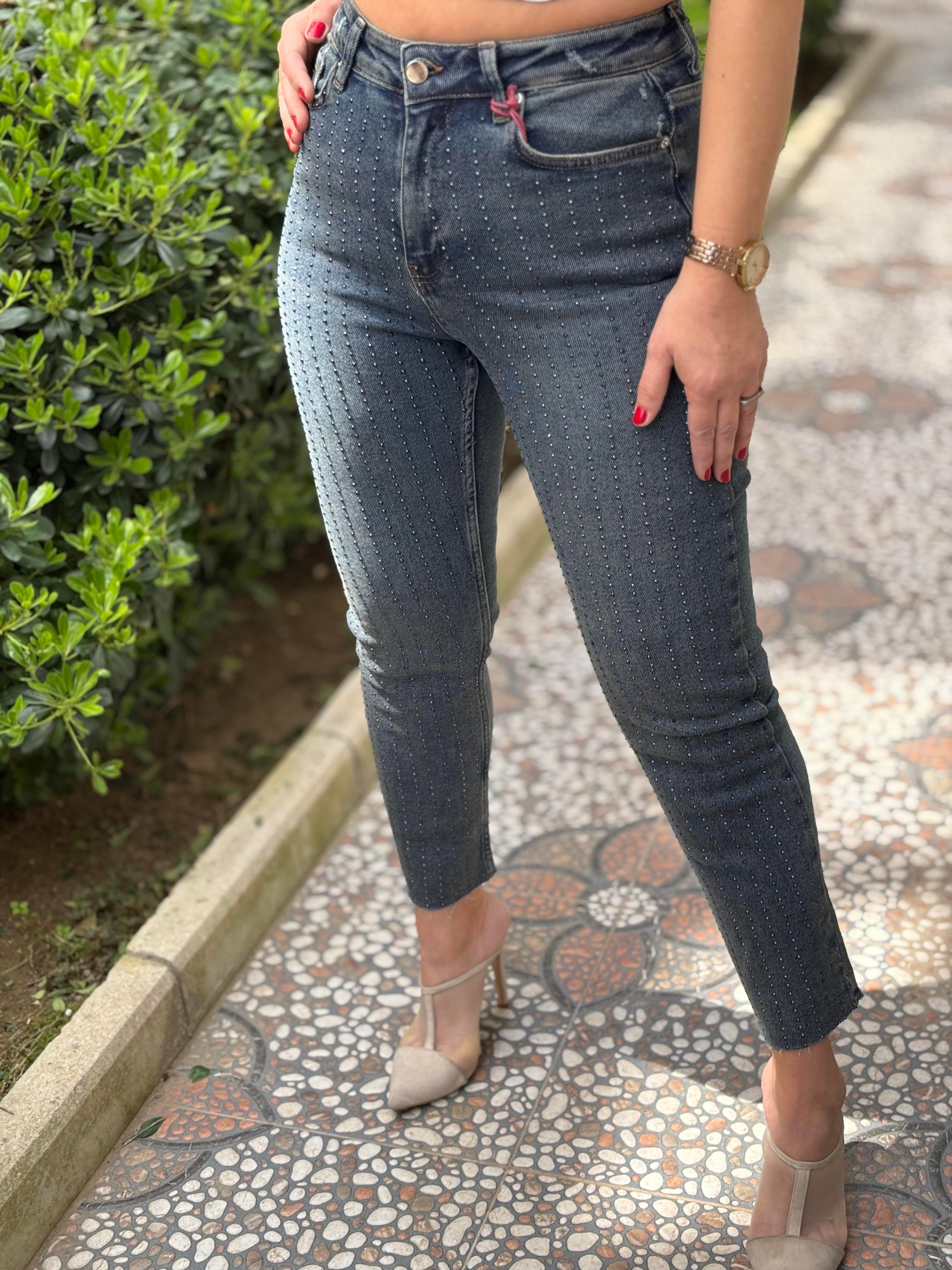 Silme Taşlı Koyu Mavi Jean