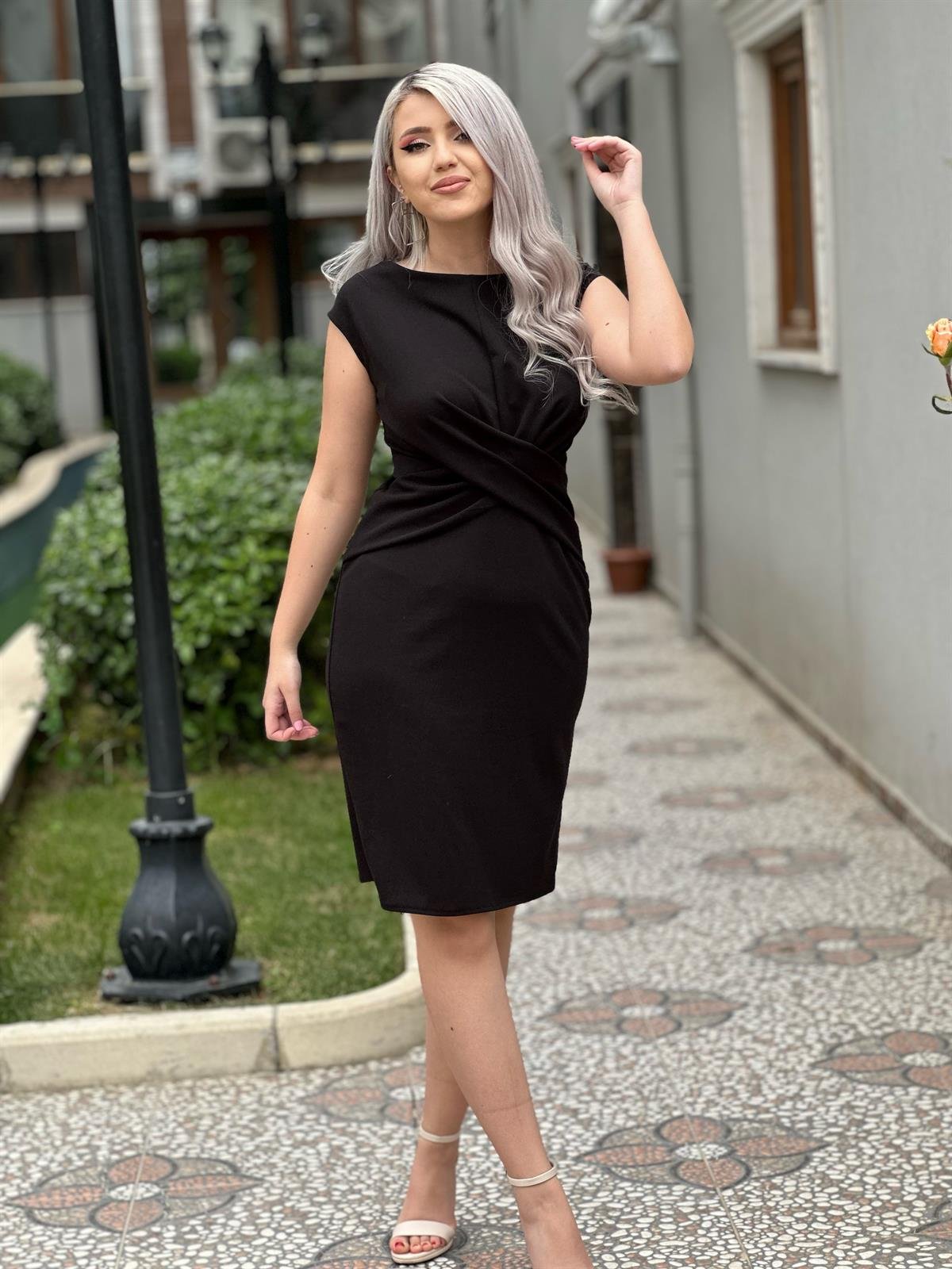 Siyah Bel Drapeli Elbise