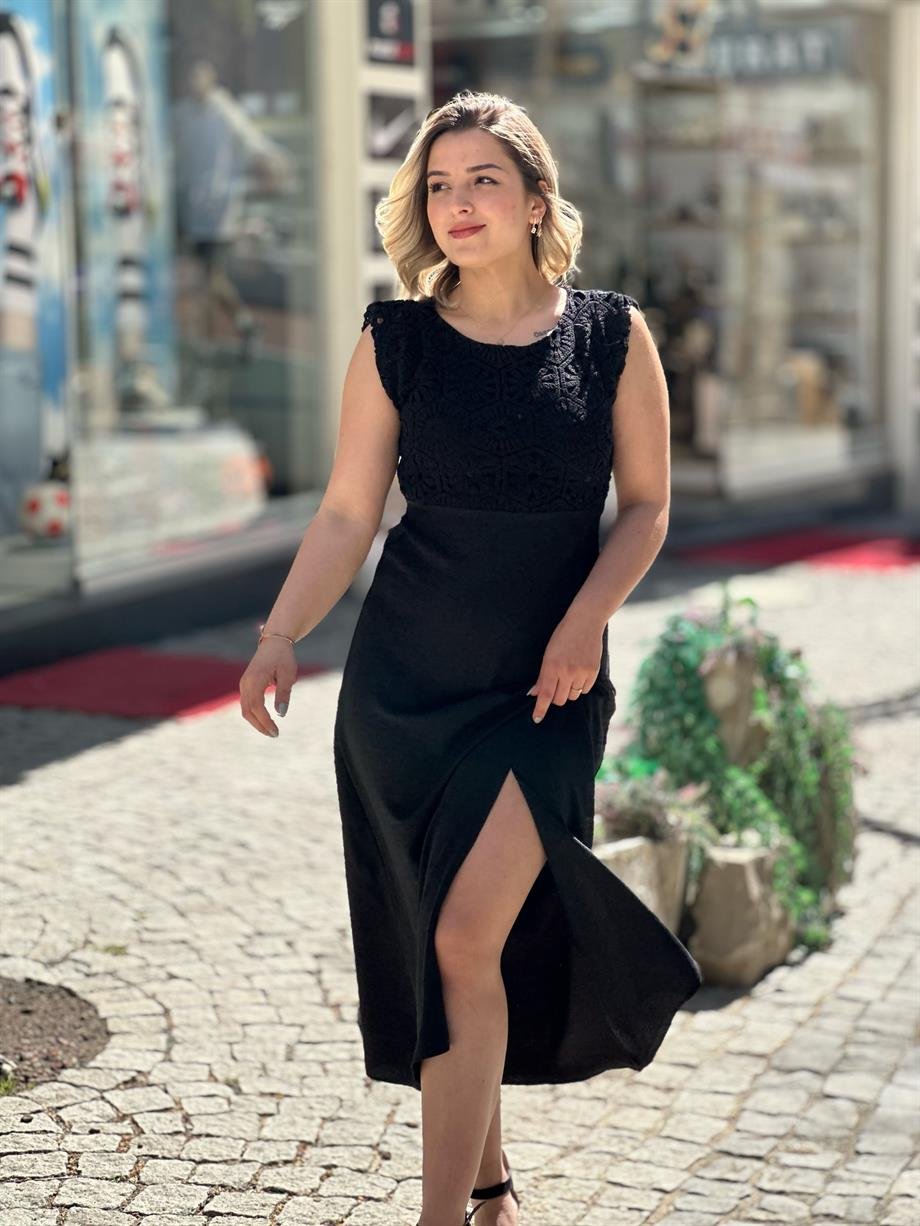 Siyah Brode Yırtmaçlı Elbise