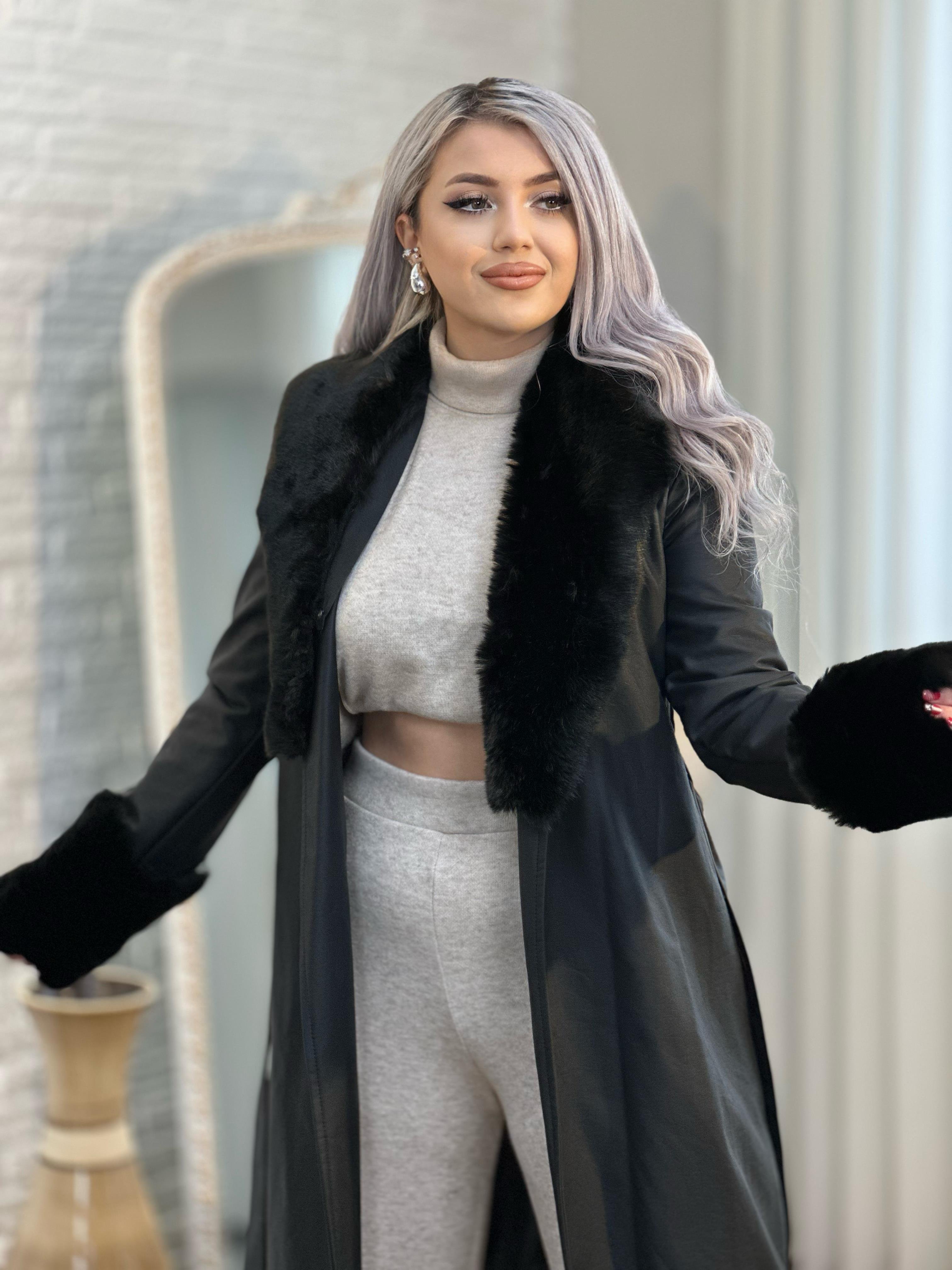 Siyah Kürklü Deri Ceket