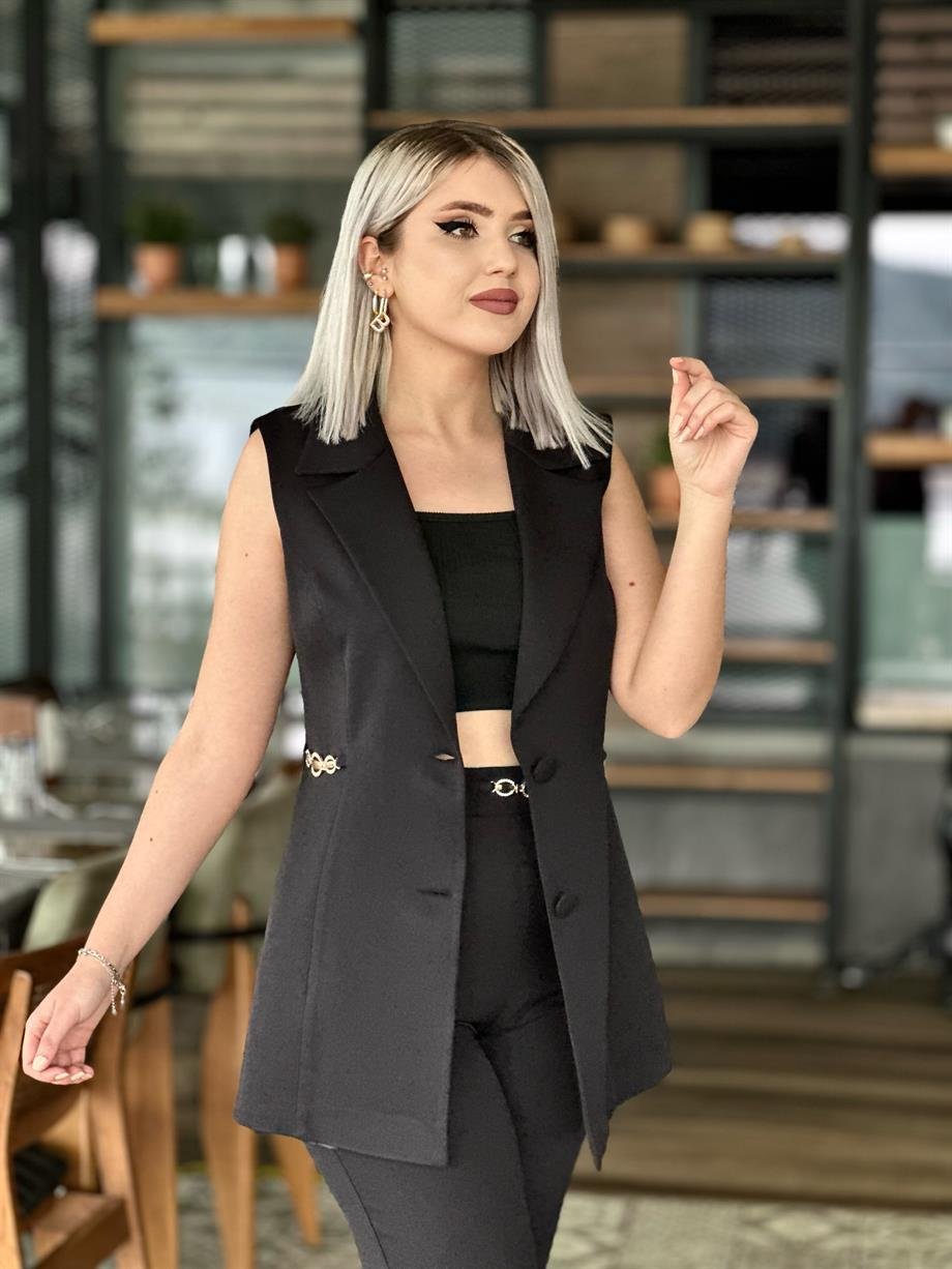 Siyah Yelekli Takıl 