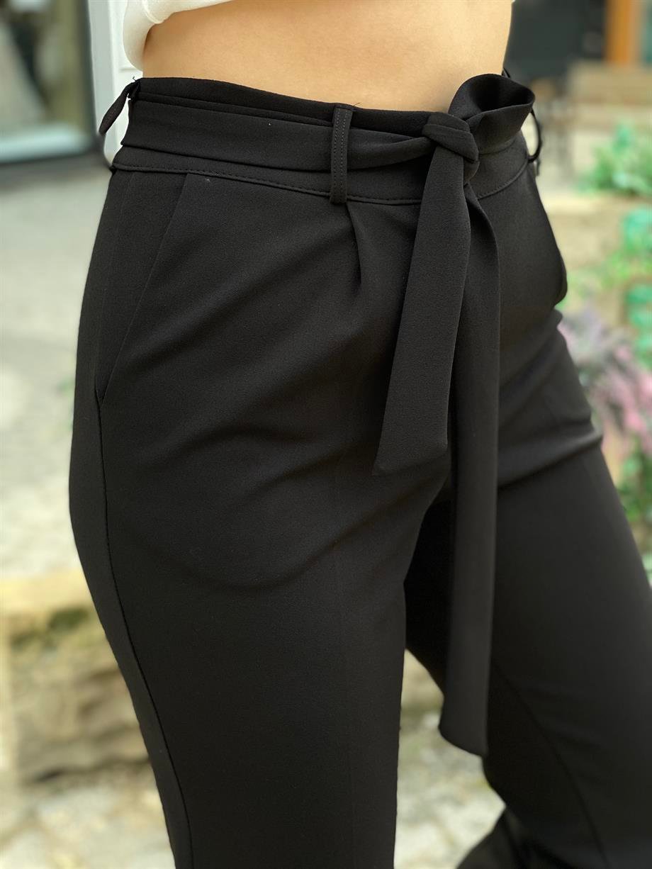 Siyah Yüksek Bel Havuç Pantalon 