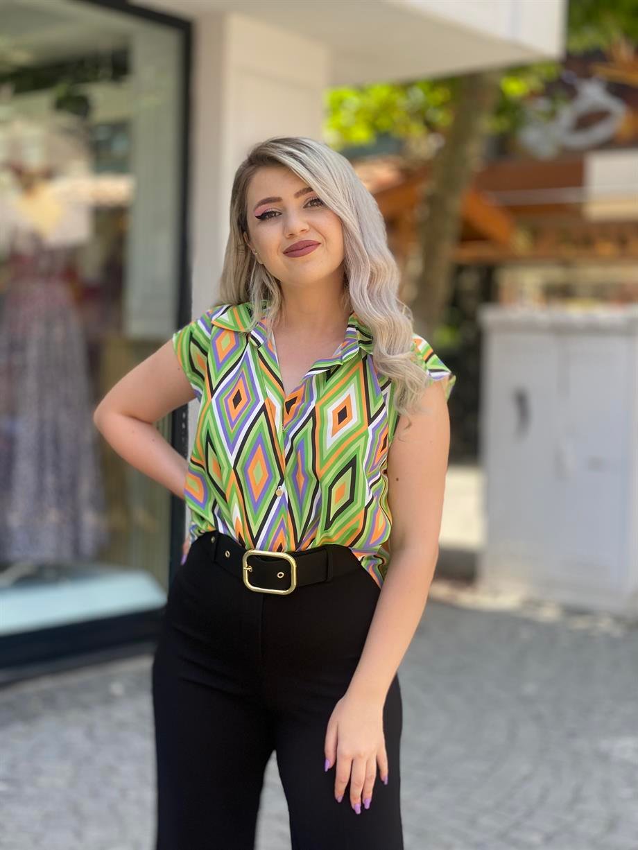 Tasarım Ön Detayı Güğümlü Yeşil Bluz