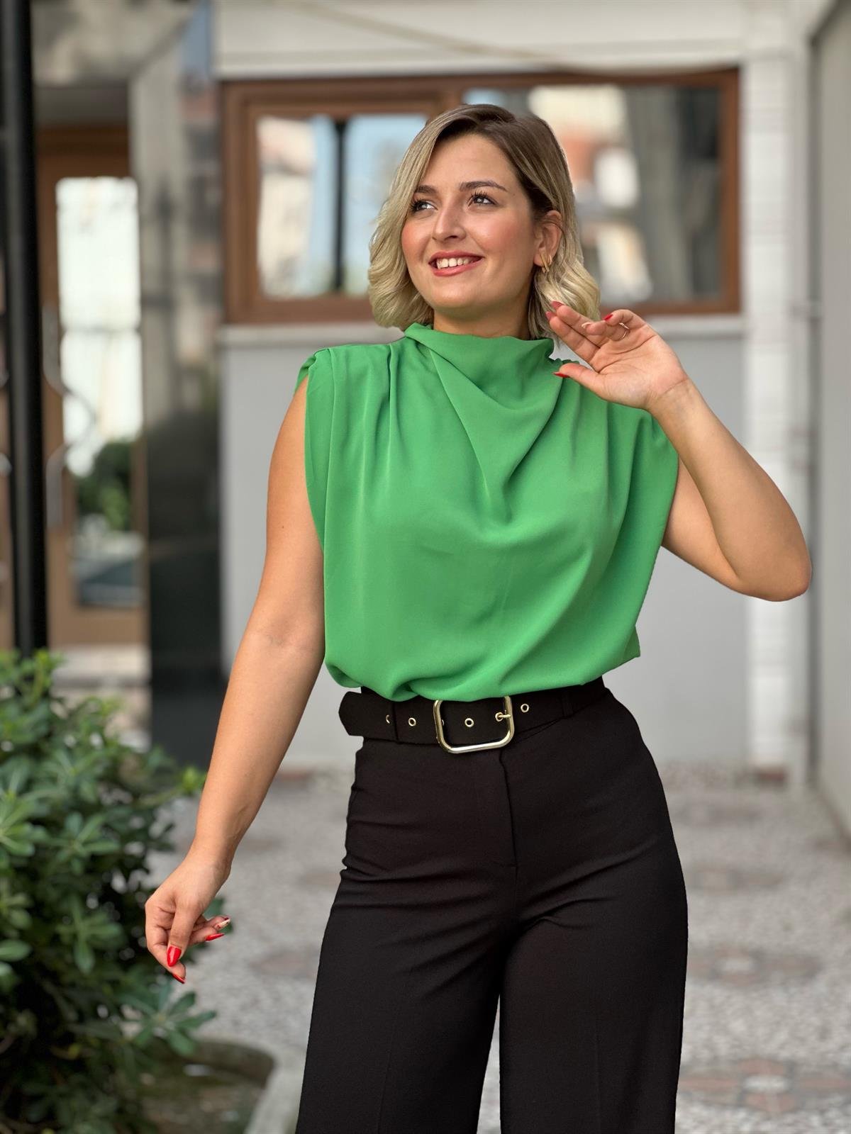 Yeşil Omuz Vatkalı Degaje Yaka Bluz 