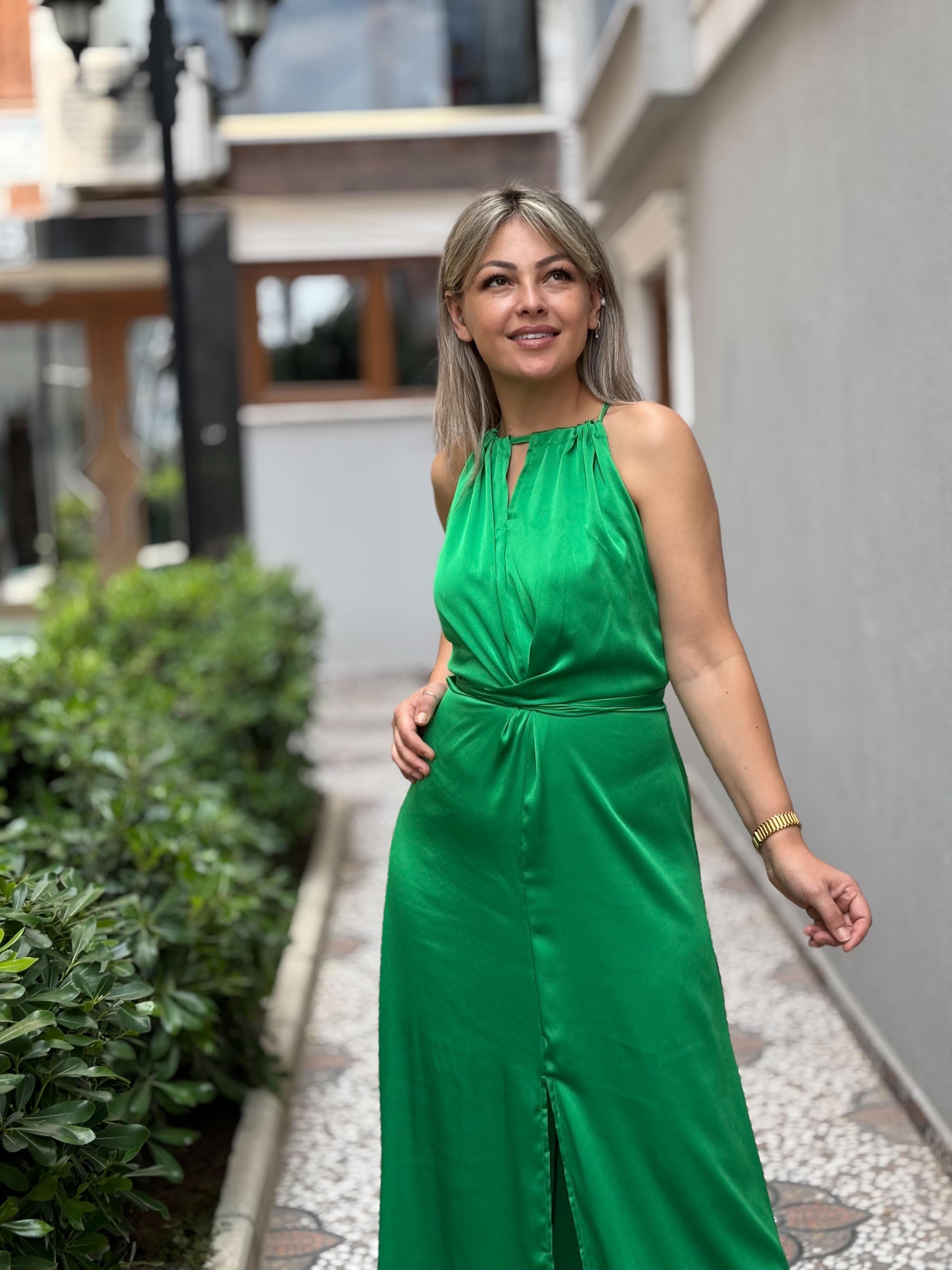Yeşil Saten Elbise