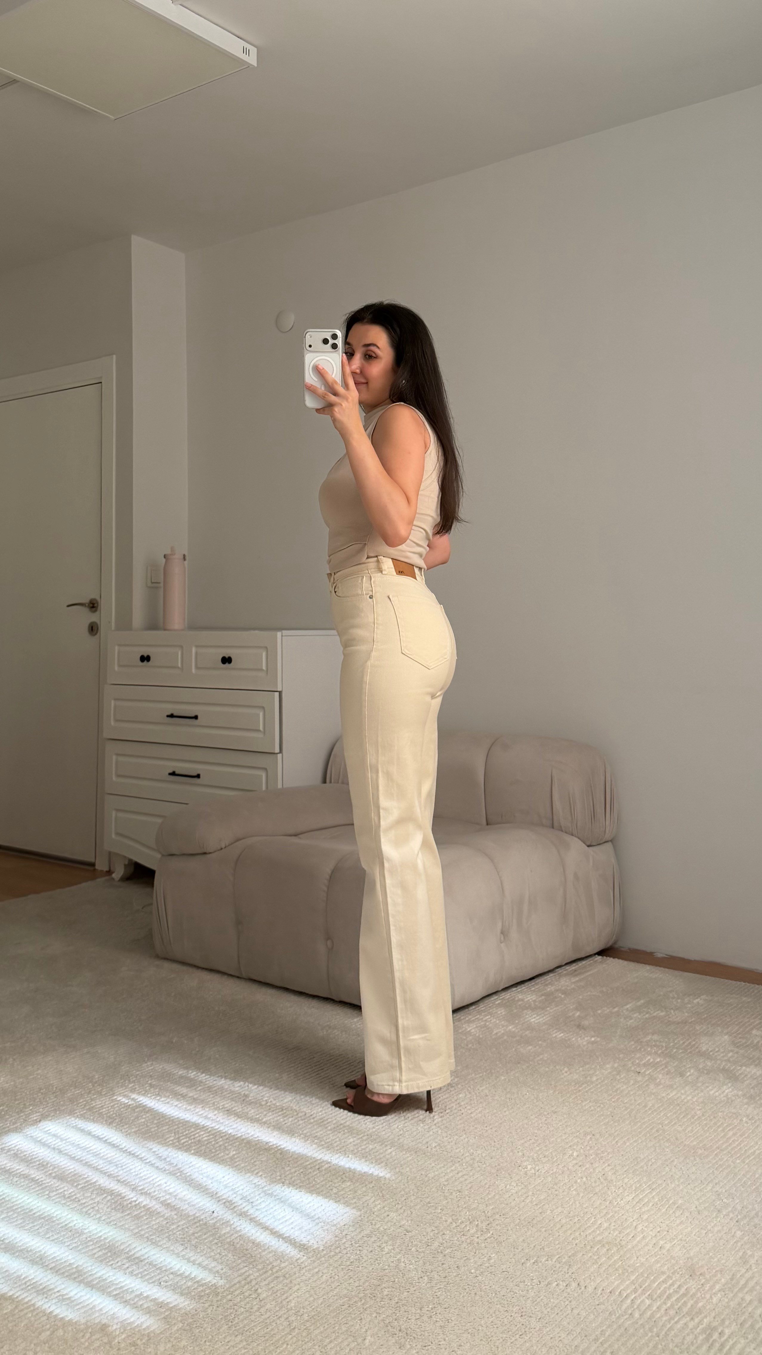  Marka Krem Düz Kesim Jean