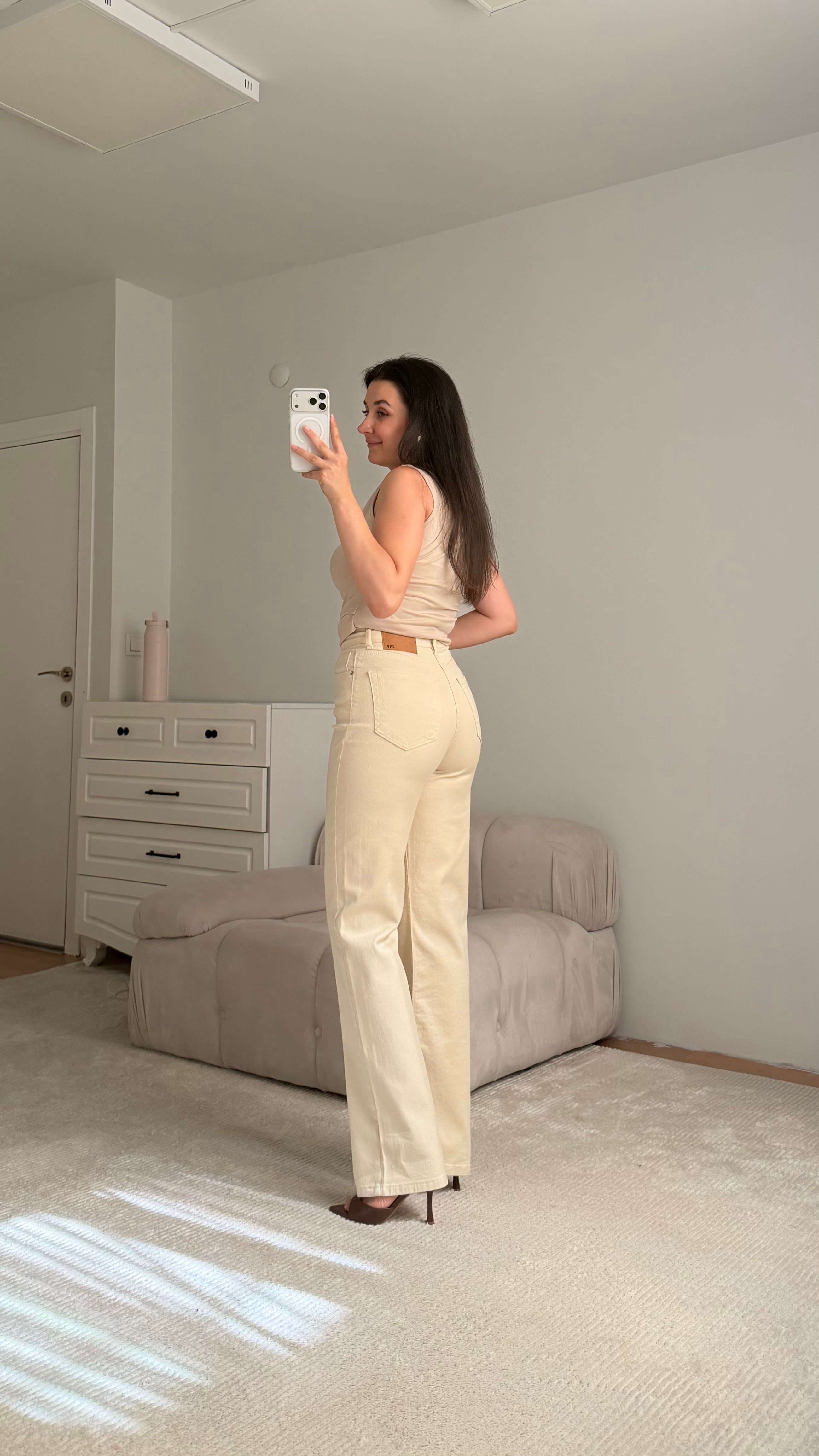  Marka Krem Düz Kesim Jean
