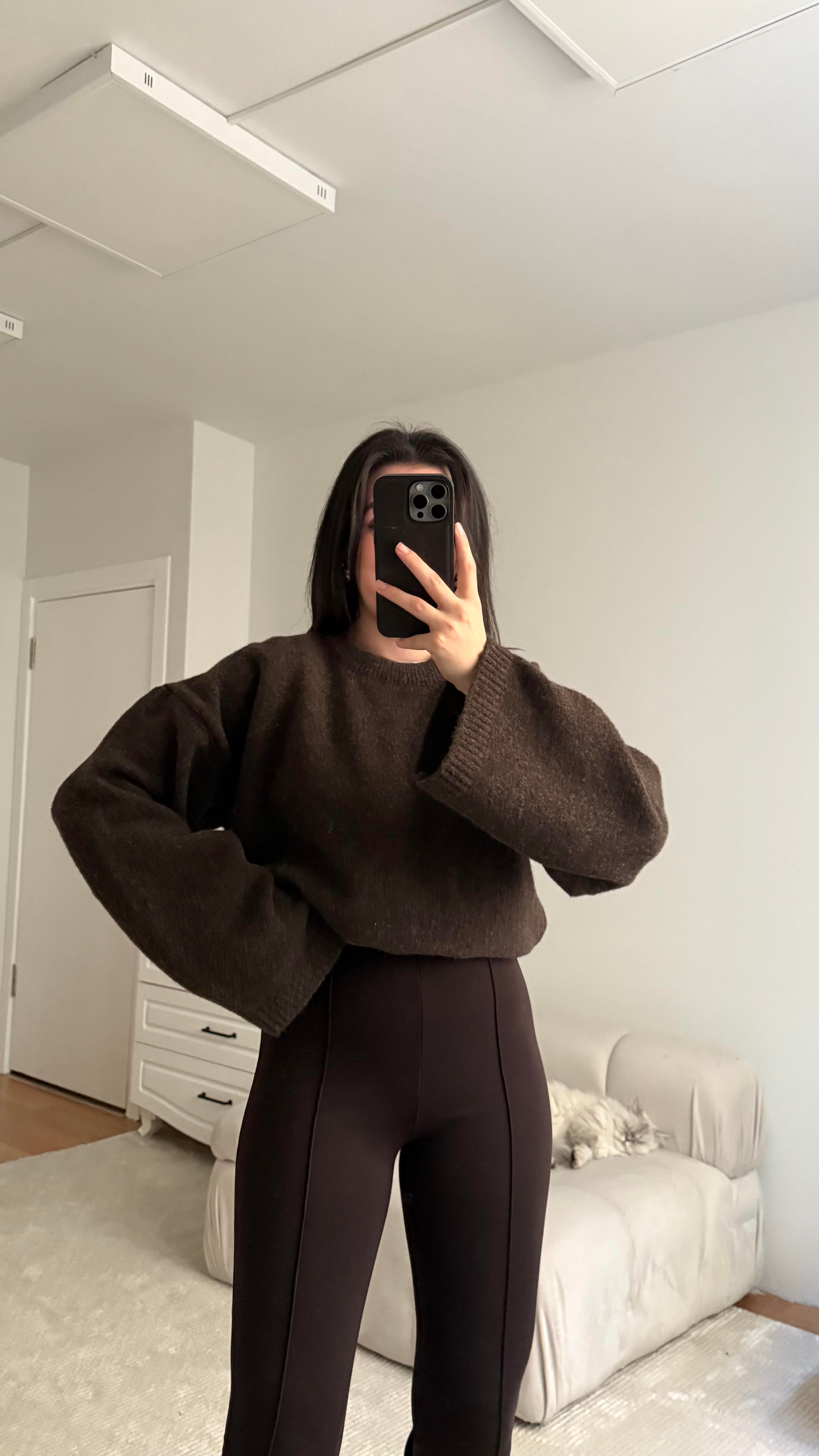 Acı Kahve Oversize İspanyol Kol Triko Kazak