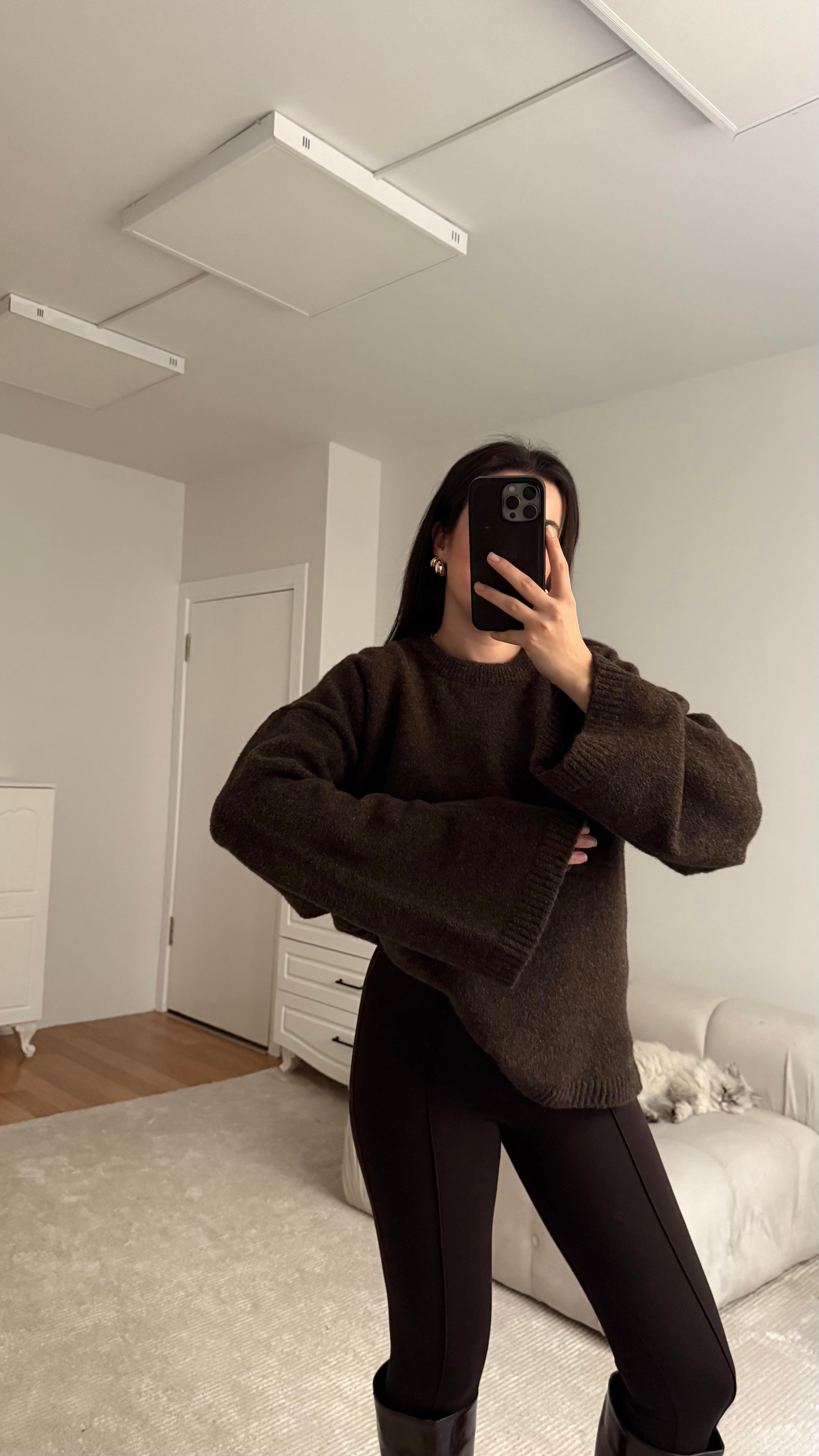 Acı Kahve Oversize İspanyol Kol Triko Kazak