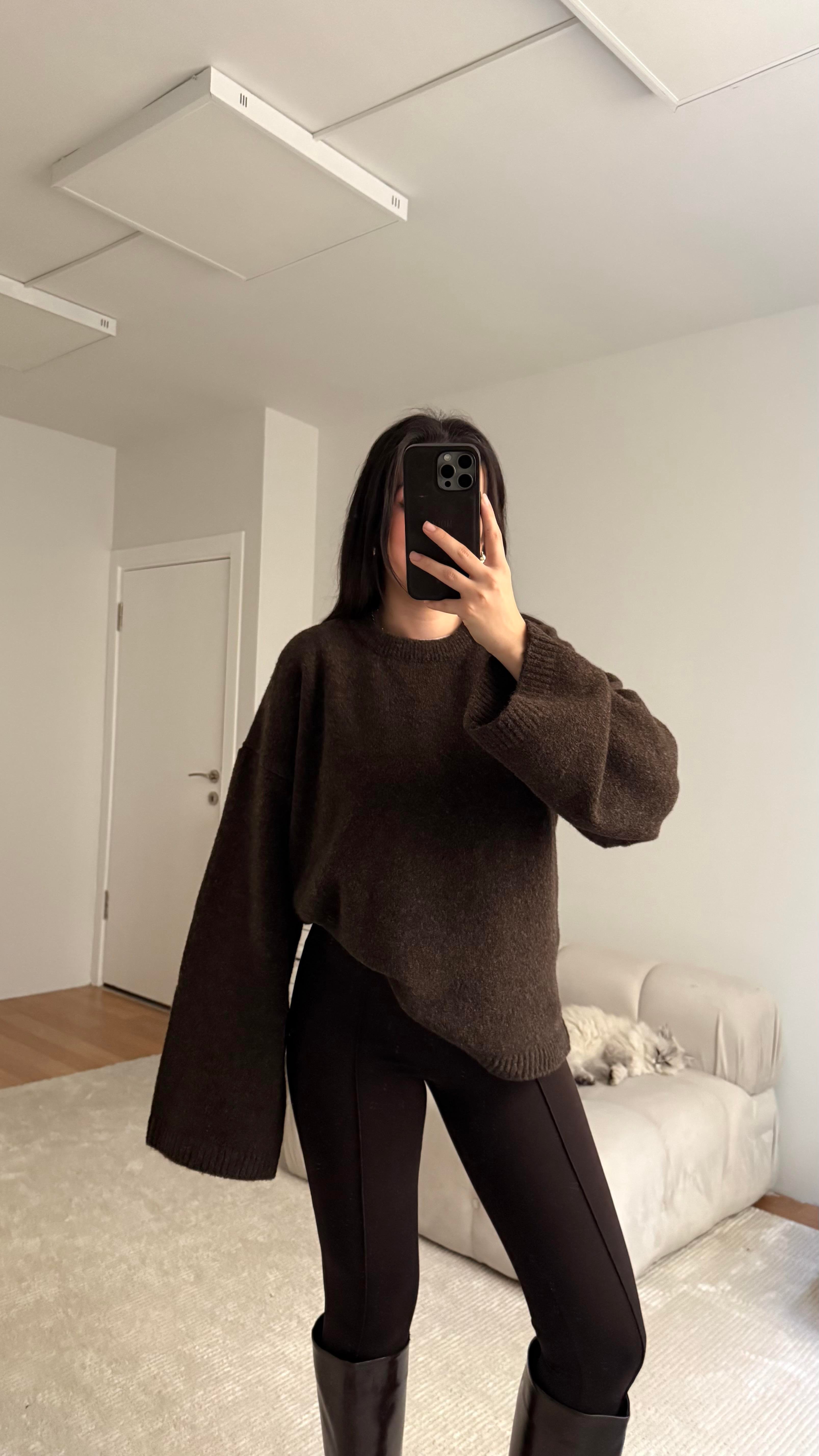 Acı Kahve Oversize İspanyol Kol Triko Kazak