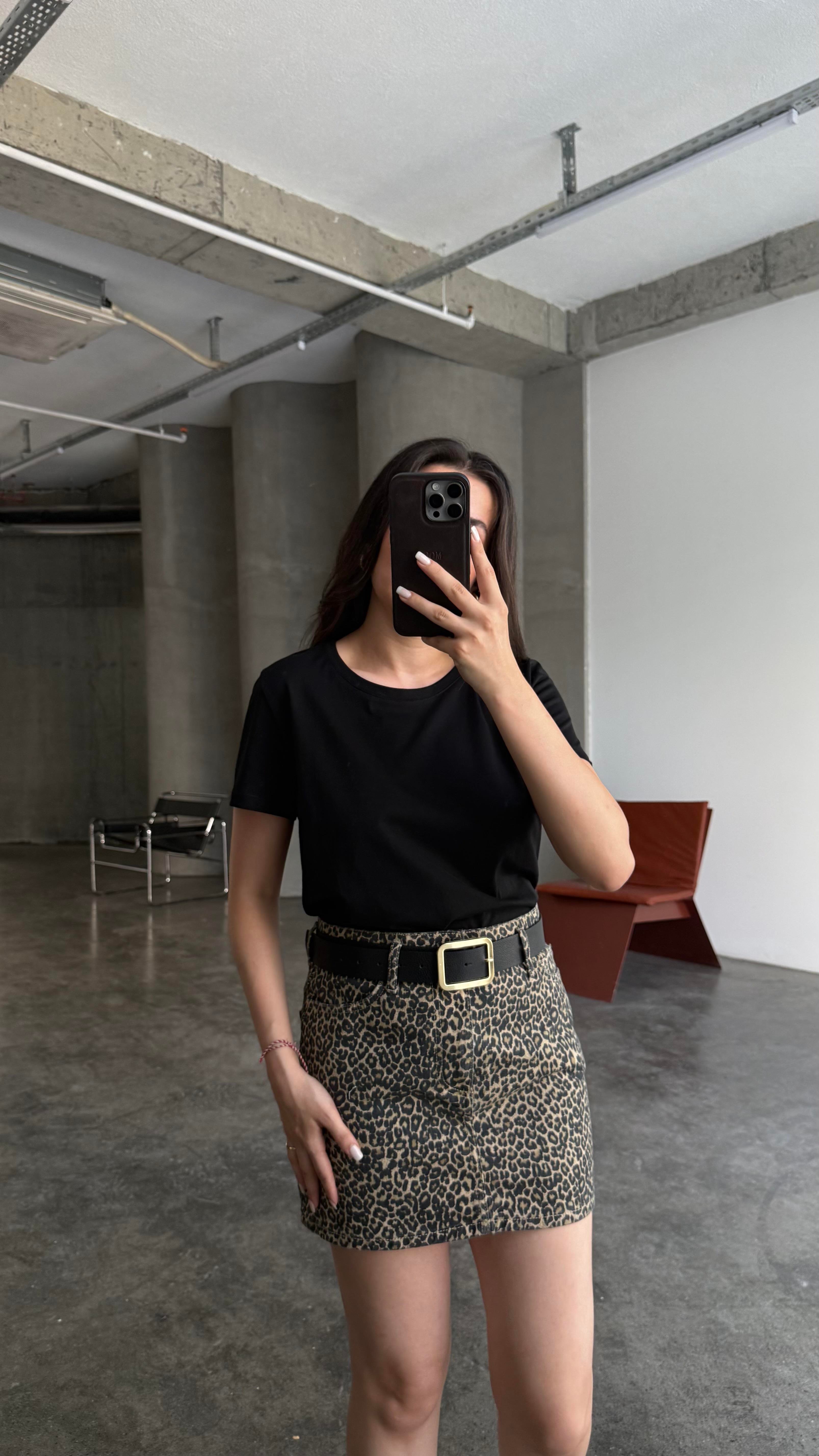 Basic Kısa Kol Siyah Tişört