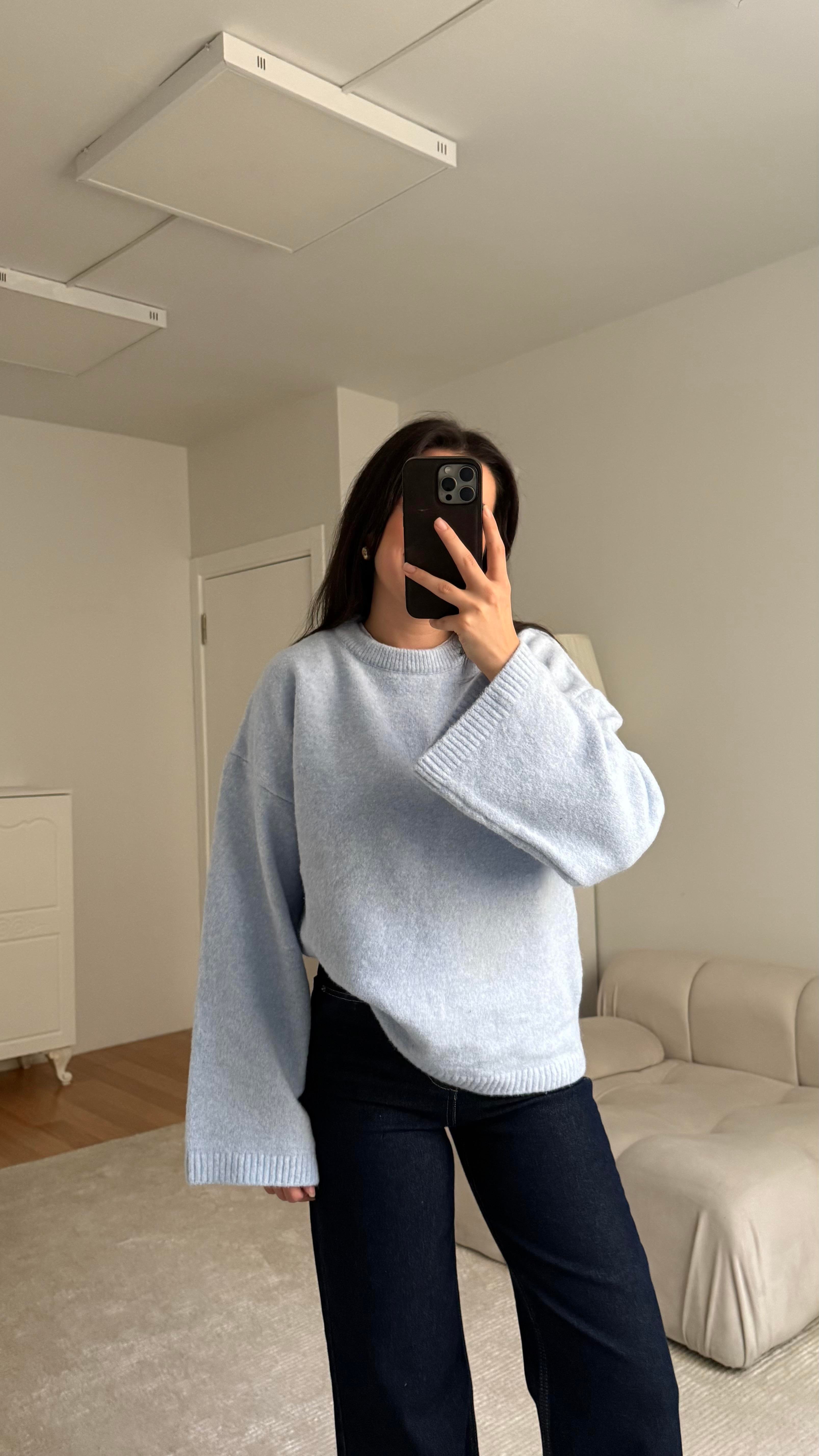 Bebek Mavisi Oversize İspanyol Kol Triko Kazak