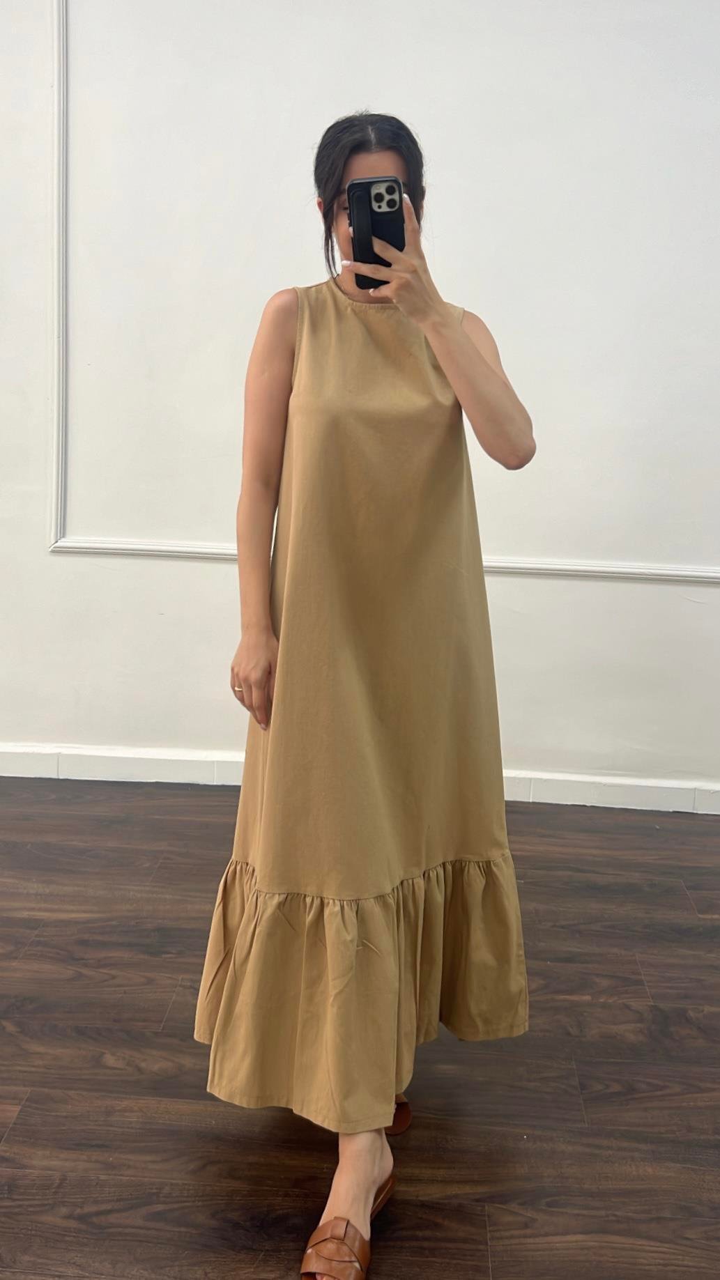 Bej Kolsuz Eteği Fırfırlı Keten Elbise