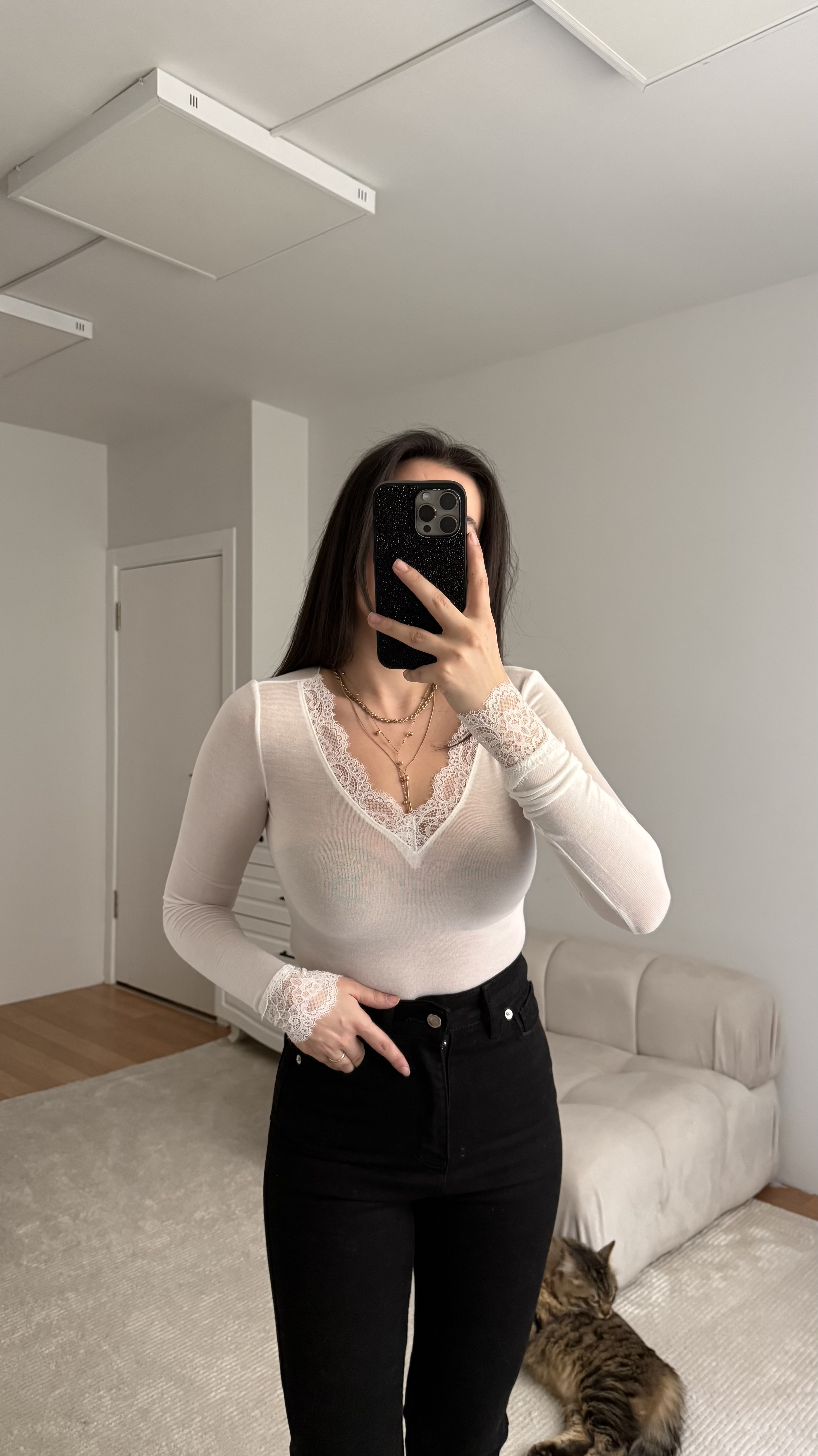 Beyaz Dantel Detay Bluz