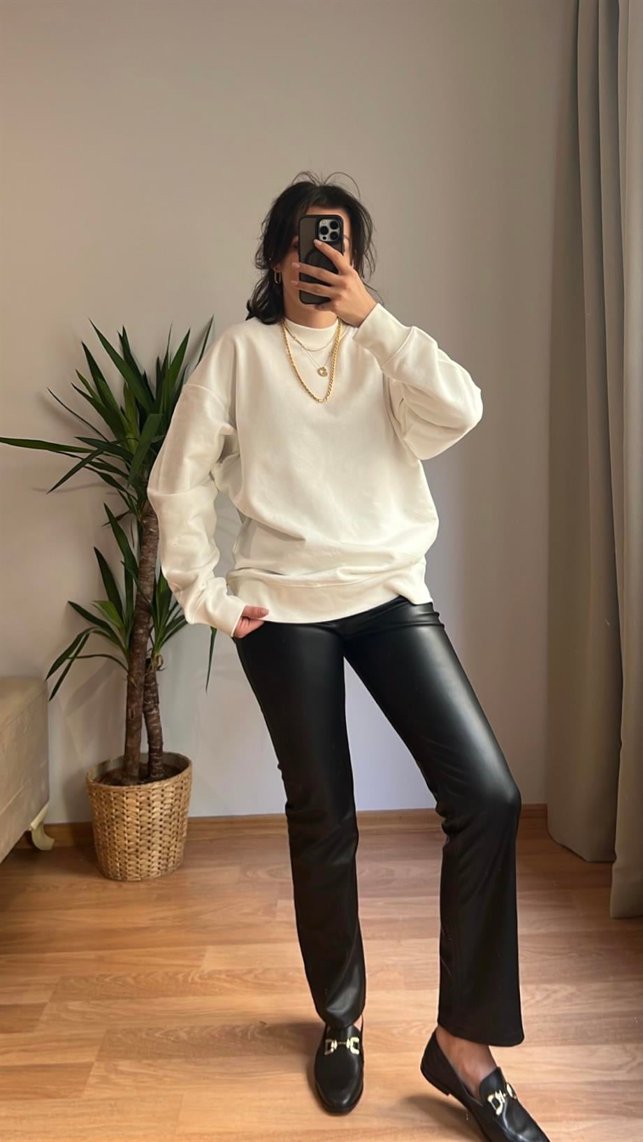 BEYAZ OVERSIZE SWEAT