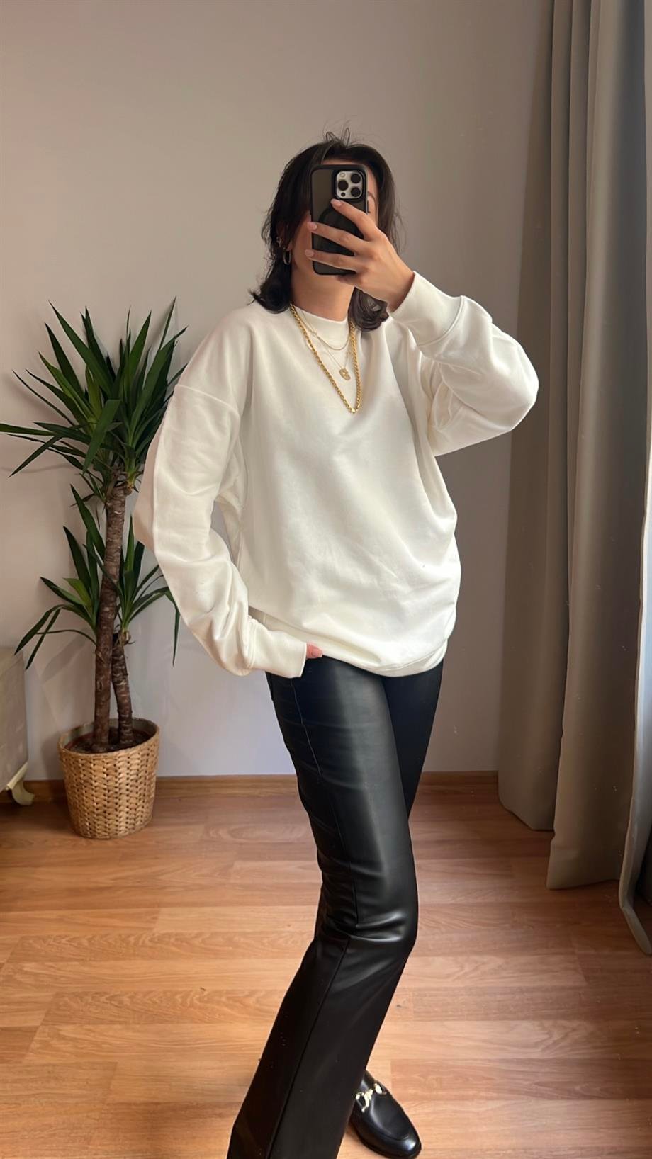 BEYAZ OVERSIZE SWEAT