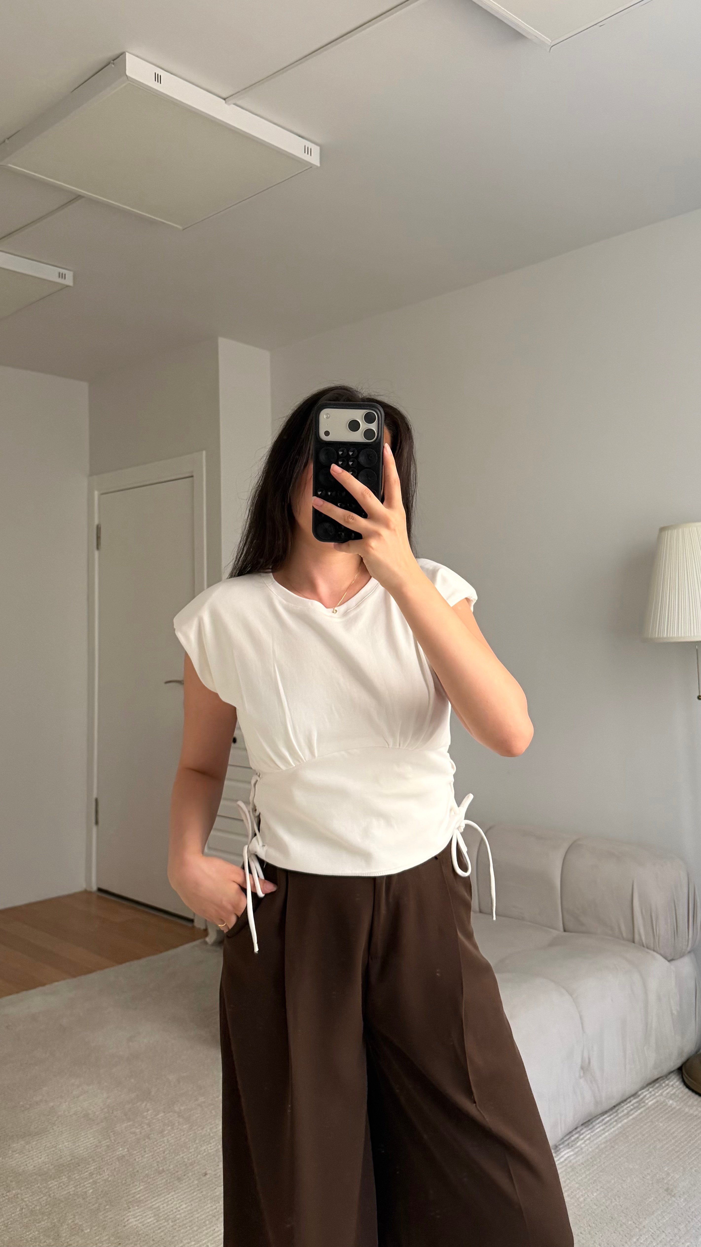 Beyaz Sıfır Kol Vatkalı Bel Bağlamalı Bluz