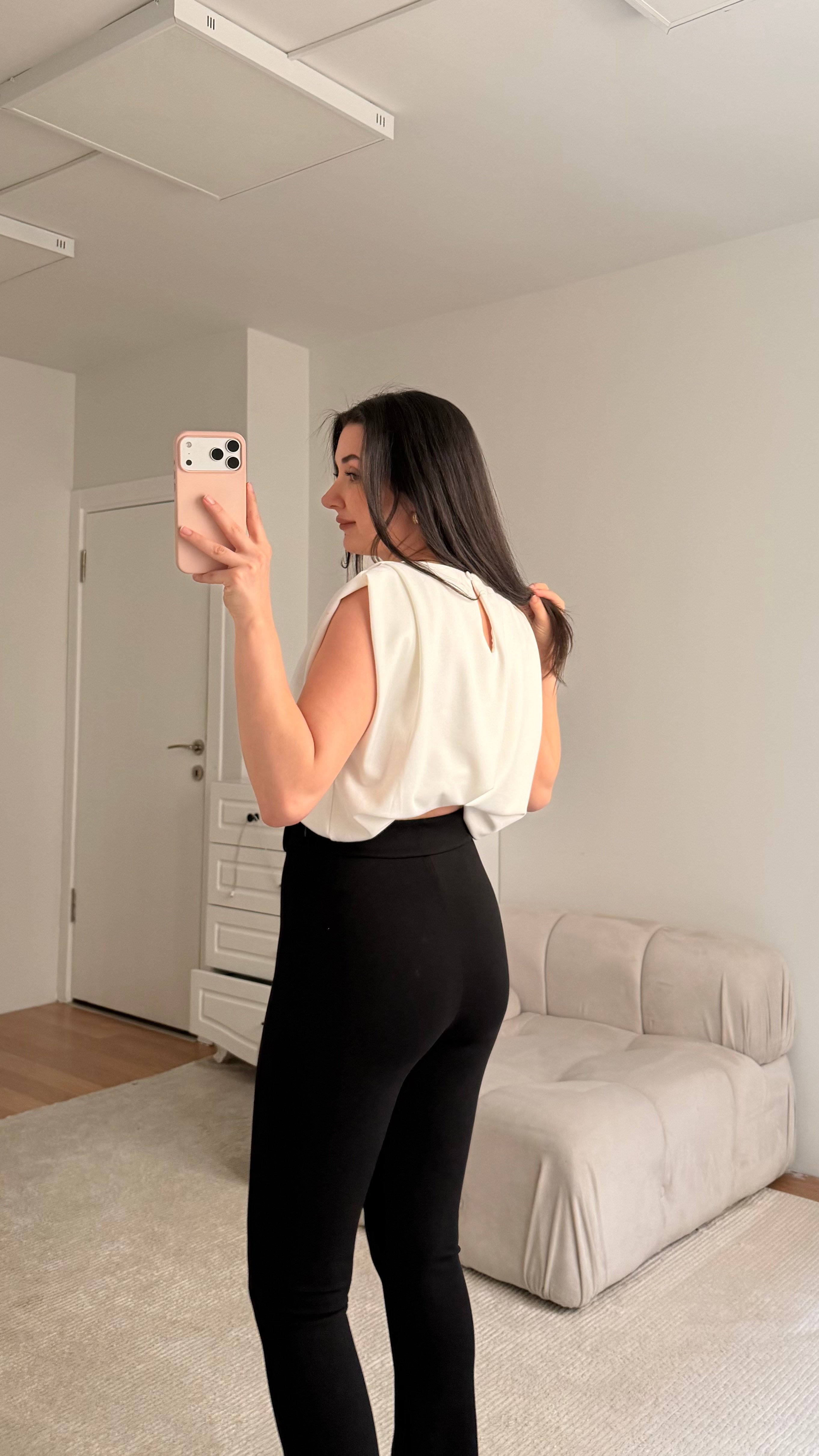 Beyaz Sıfır Kol Vatkalı Premium Bluz