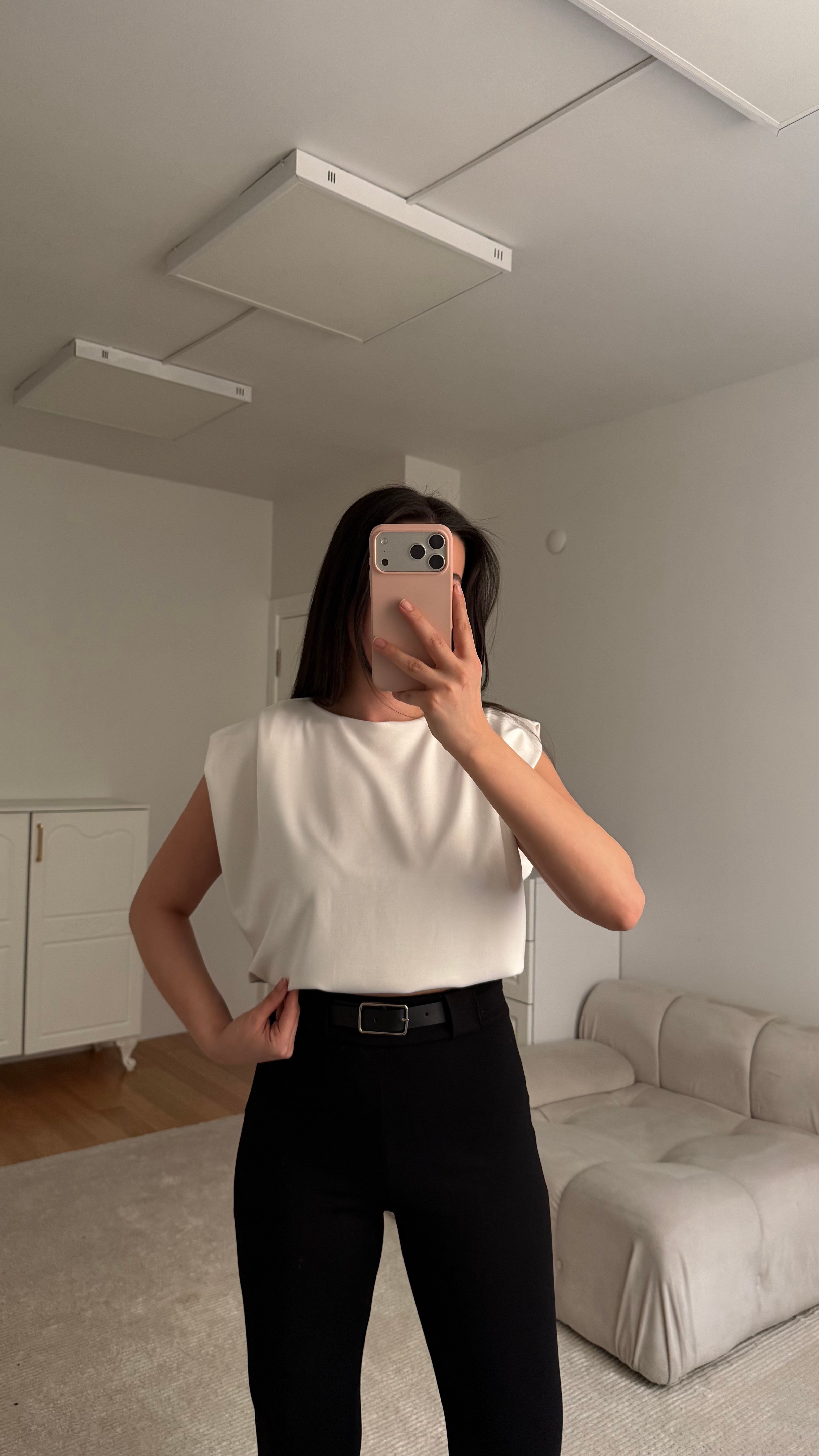 Beyaz Sıfır Kol Vatkalı Premium Bluz