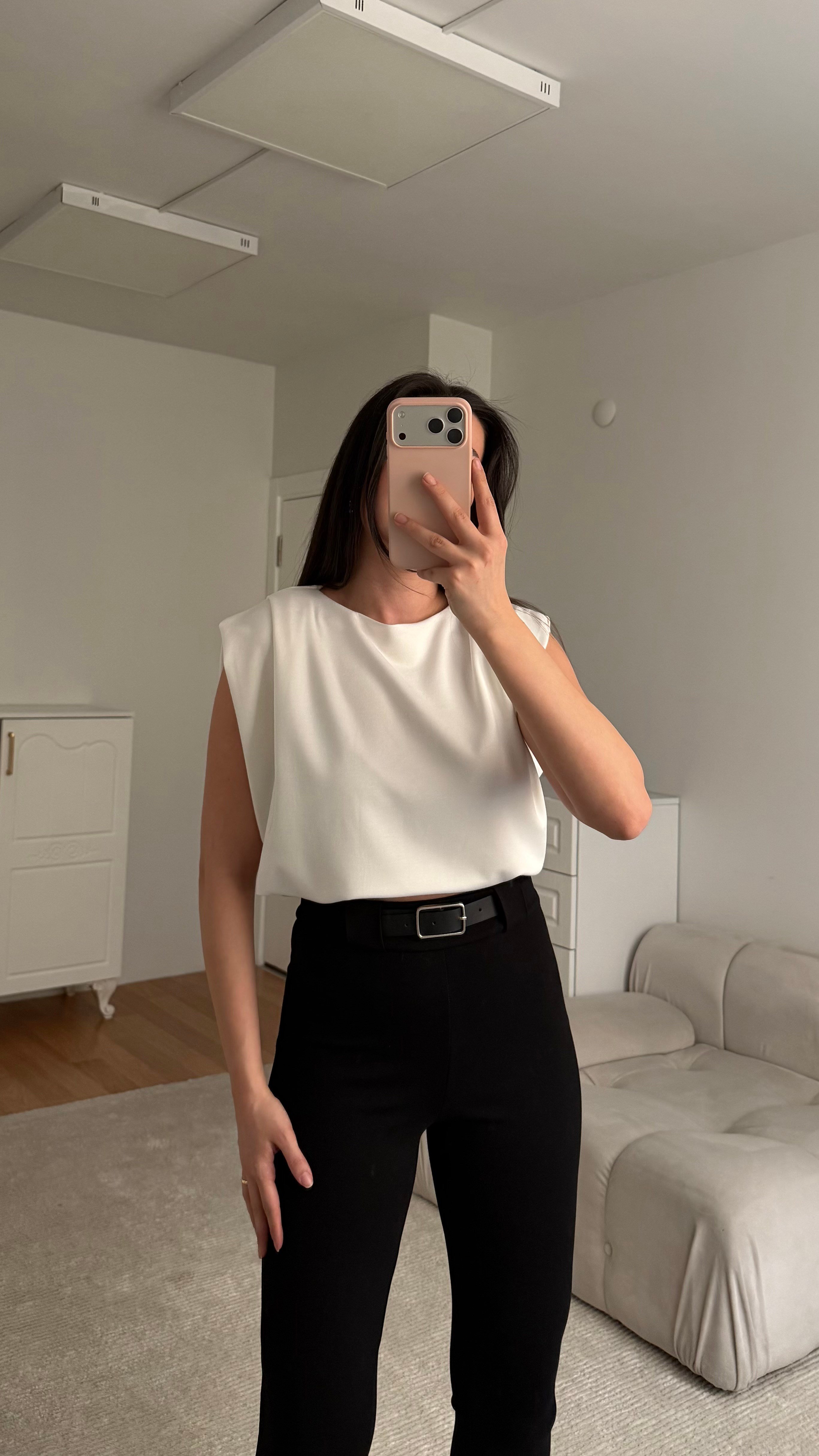 Beyaz Sıfır Kol Vatkalı Premium Bluz