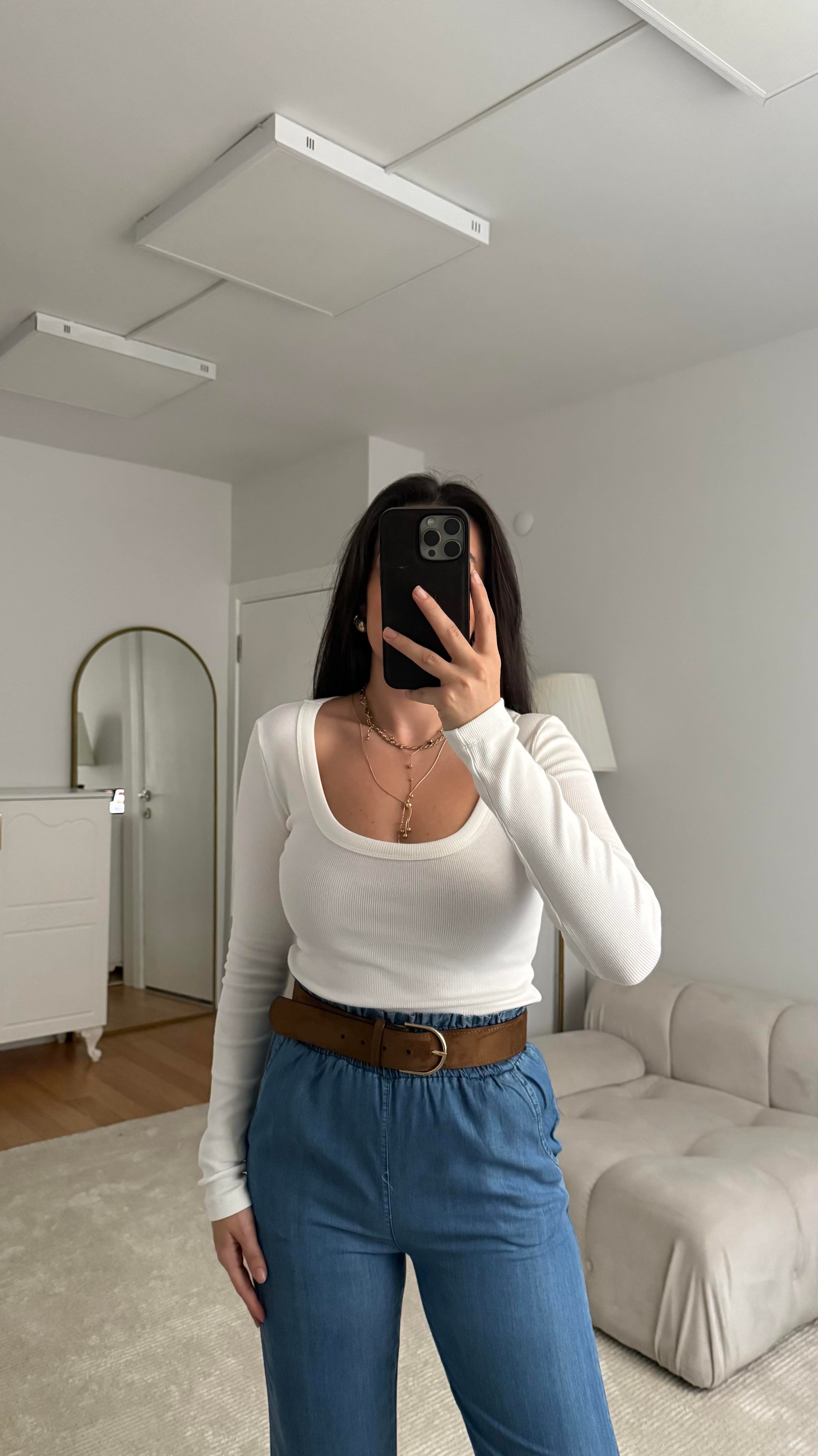 Beyaz U Yaka Basic Uzun Kollu Badi