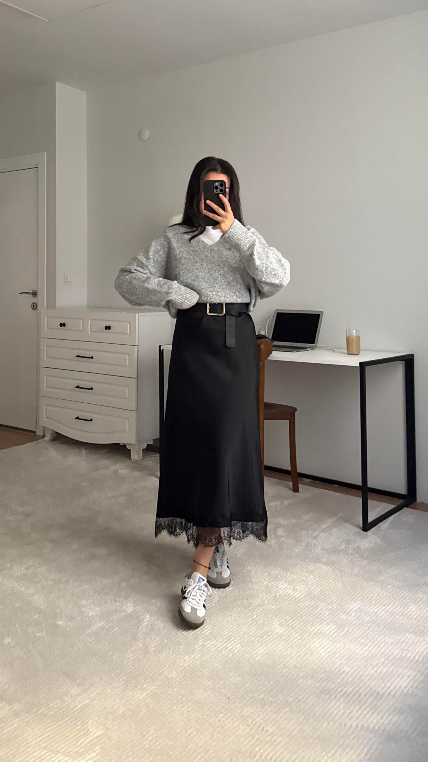 Dantelli Siyah Saten Etek